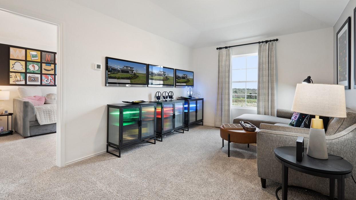 12012 Pike Bnd, Mustang Ridge, TX 78610