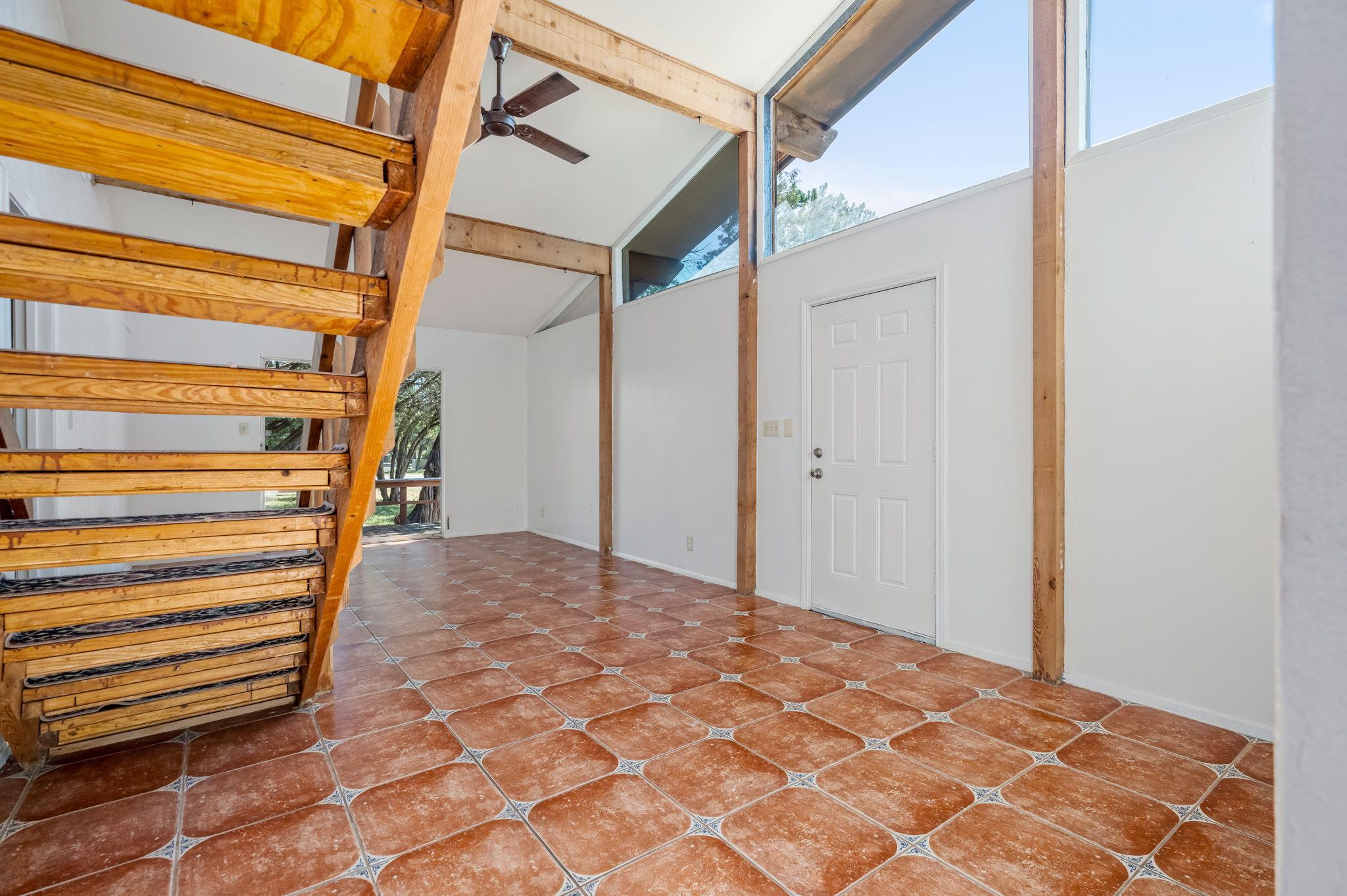 302 Venture Blvd S, Lago Vista, TX 78645