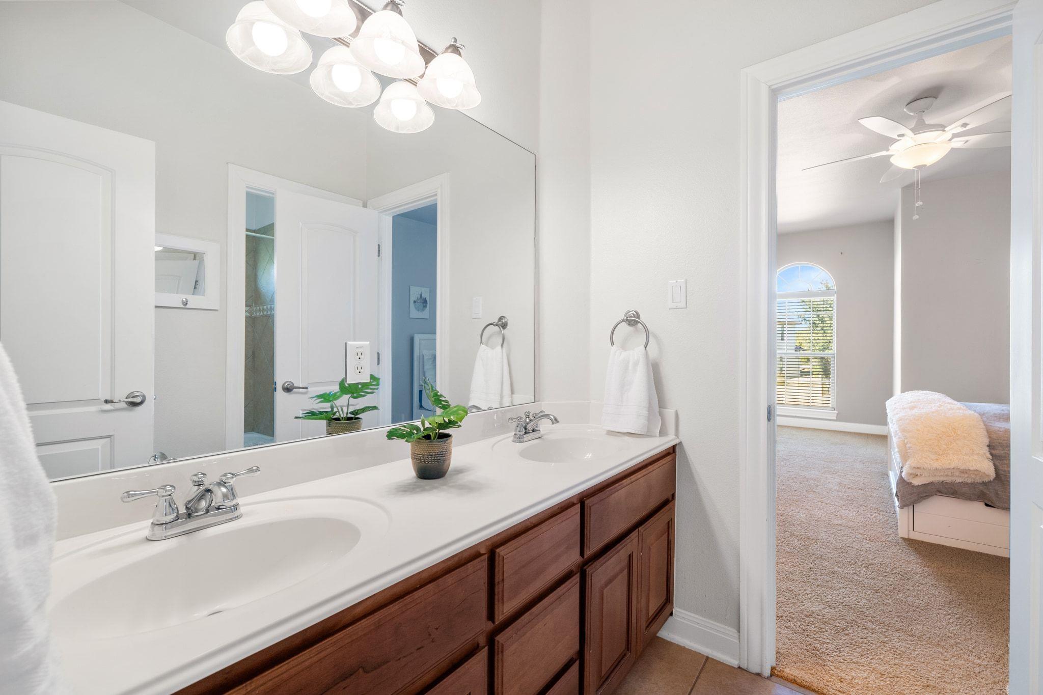 15201 Bat Hawk Cir, Austin, TX 78738