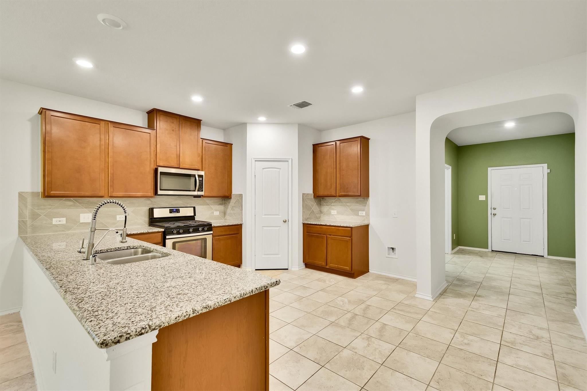 8084 Gato Ln, Round Rock, TX 78665