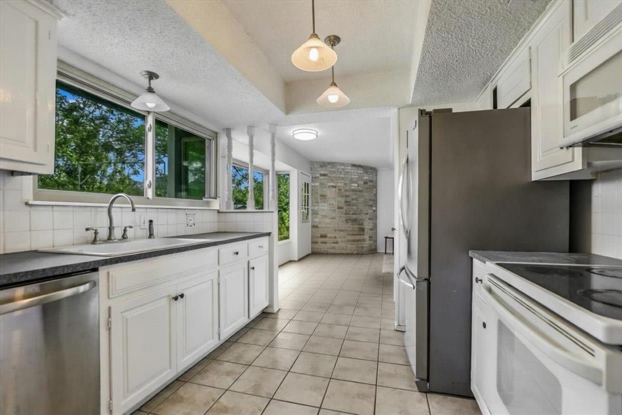 9010 Quail Creek Dr, Austin, TX 78758