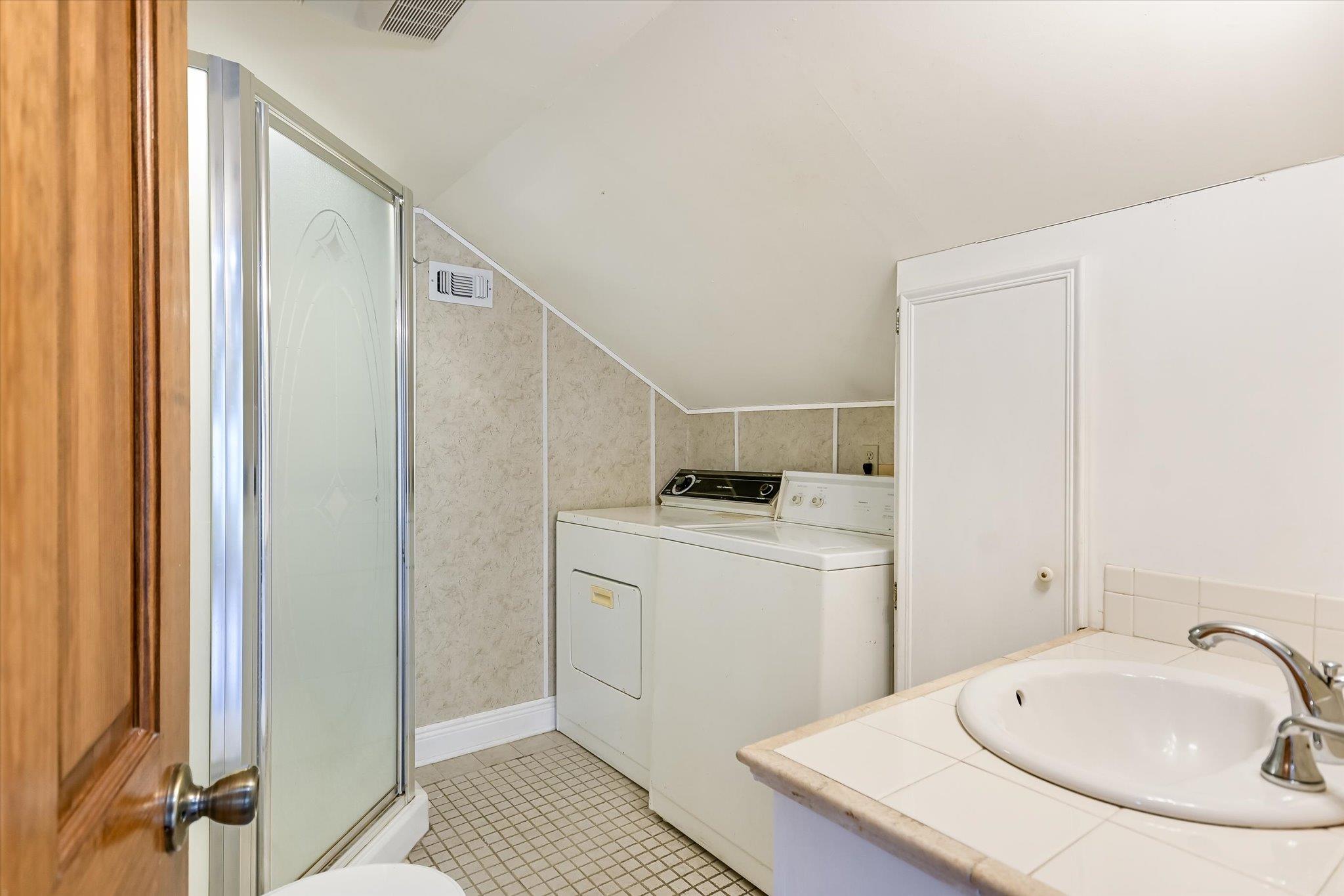 206 N Fm 1660, Hutto, TX 78634