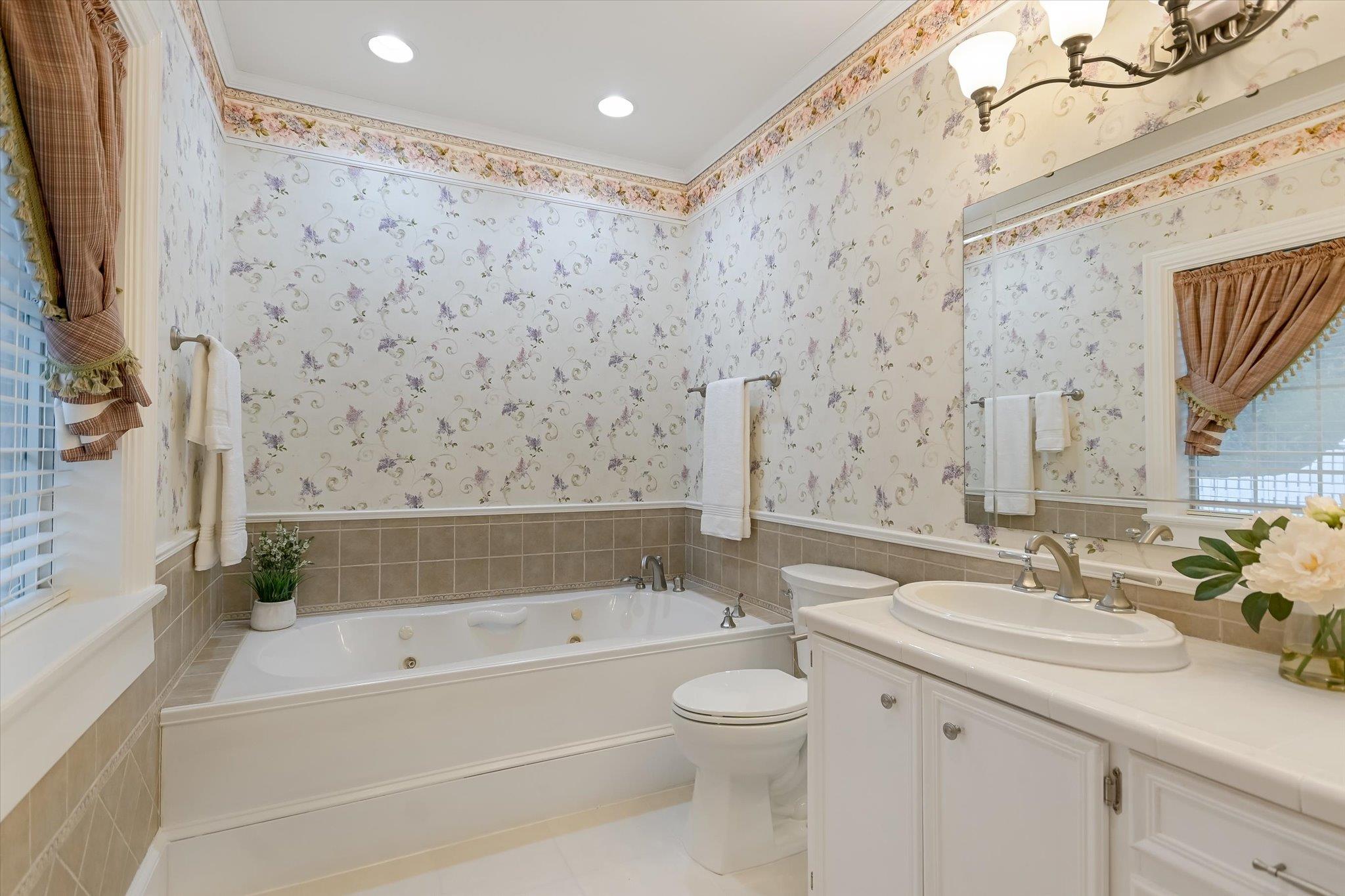 206 N Fm 1660, Hutto, TX 78634