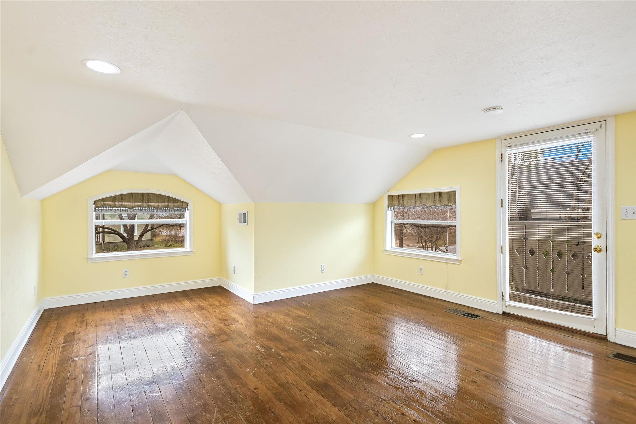 206 N Fm 1660, Hutto, TX 78634