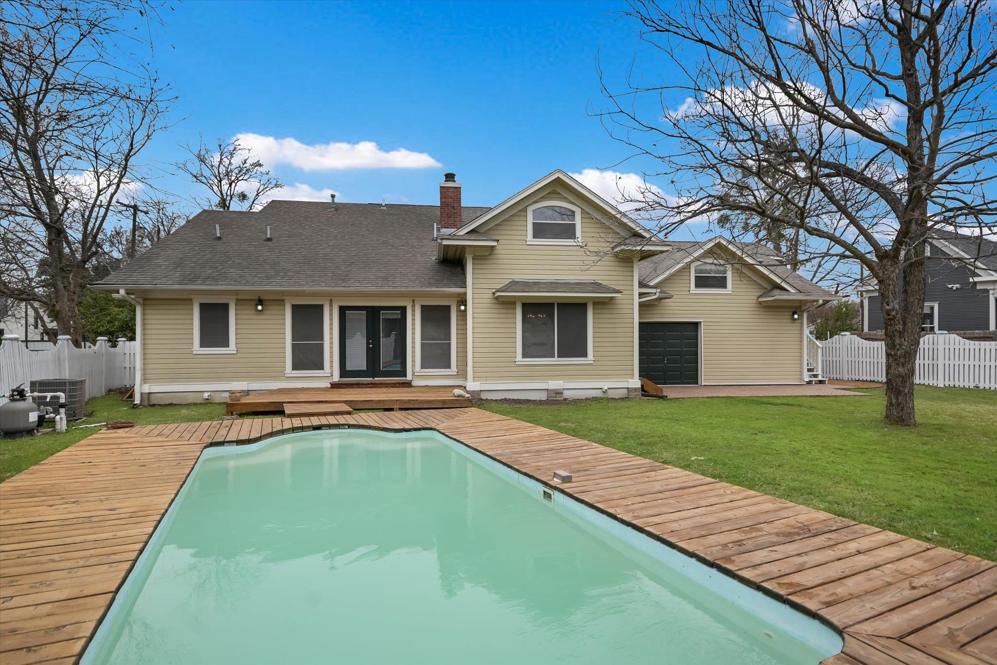 206 N Fm 1660, Hutto, TX 78634