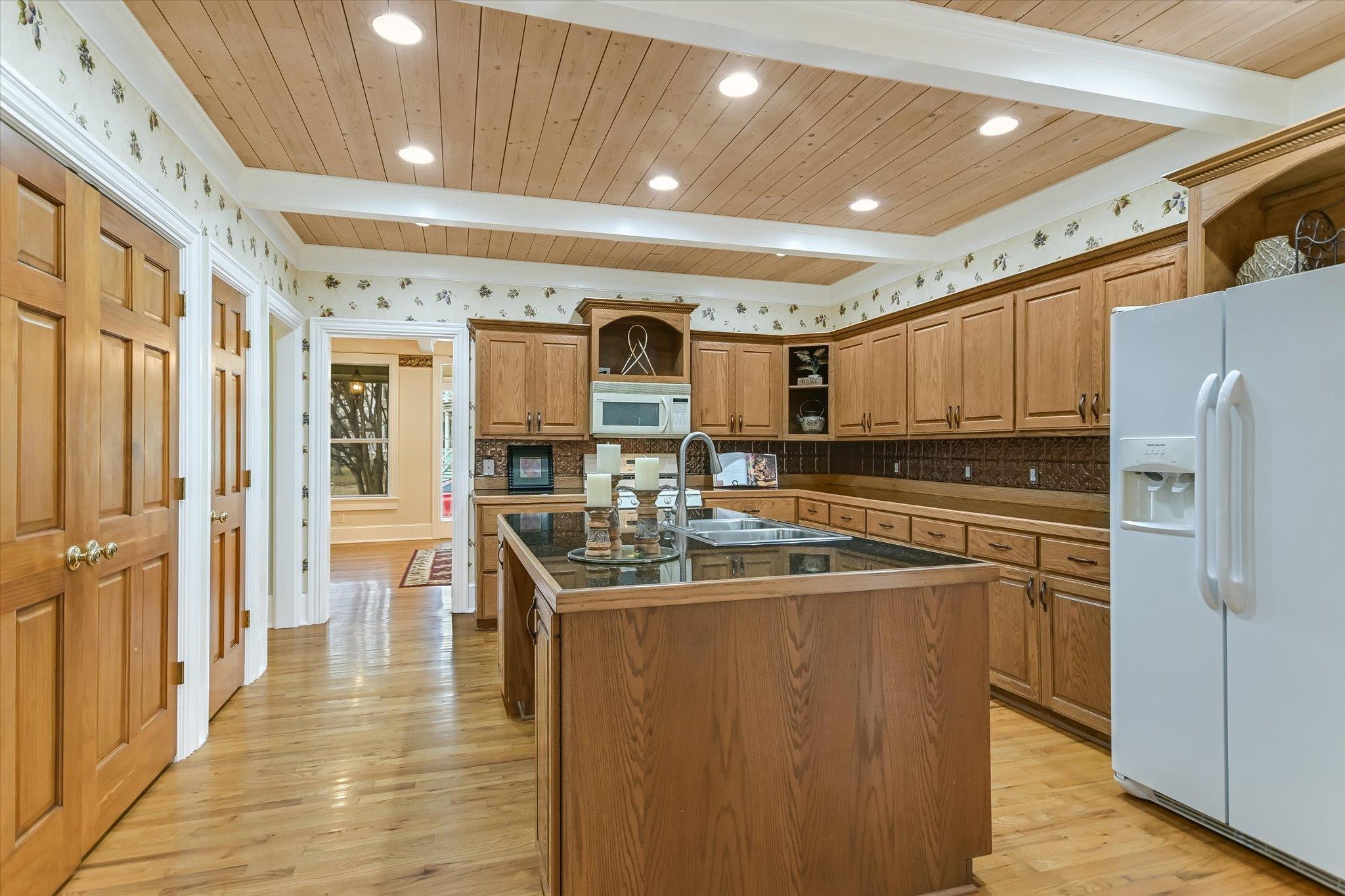 206 N Fm 1660, Hutto, TX 78634