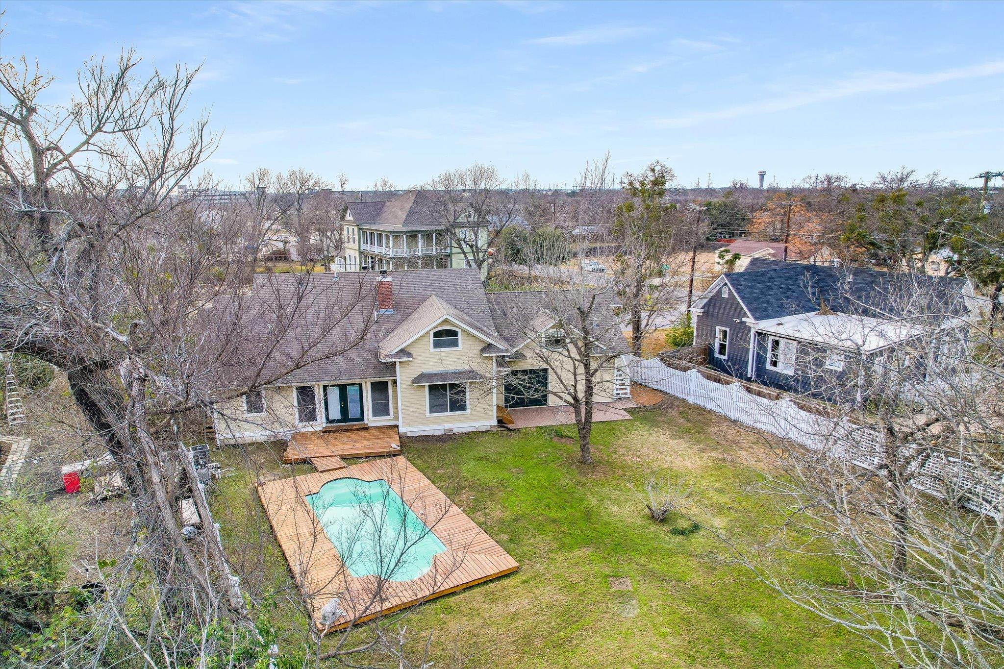 206 N Fm 1660, Hutto, TX 78634