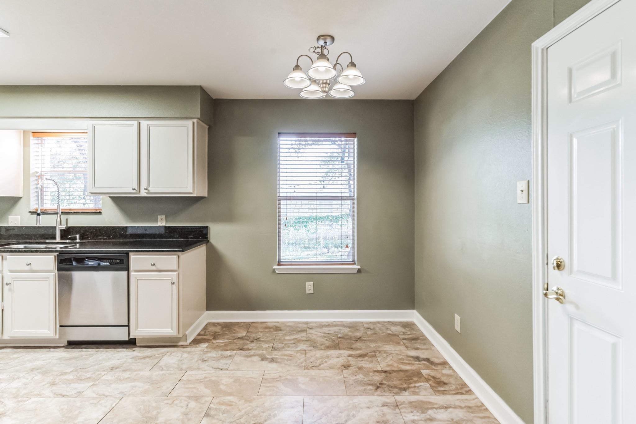 22211 Briarcliff Dr, Spicewood, TX 78669