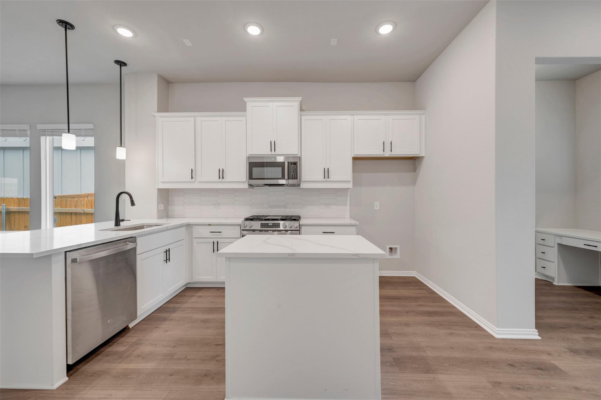 194 Grayson Elm Pass, Dripping Springs, TX 78620