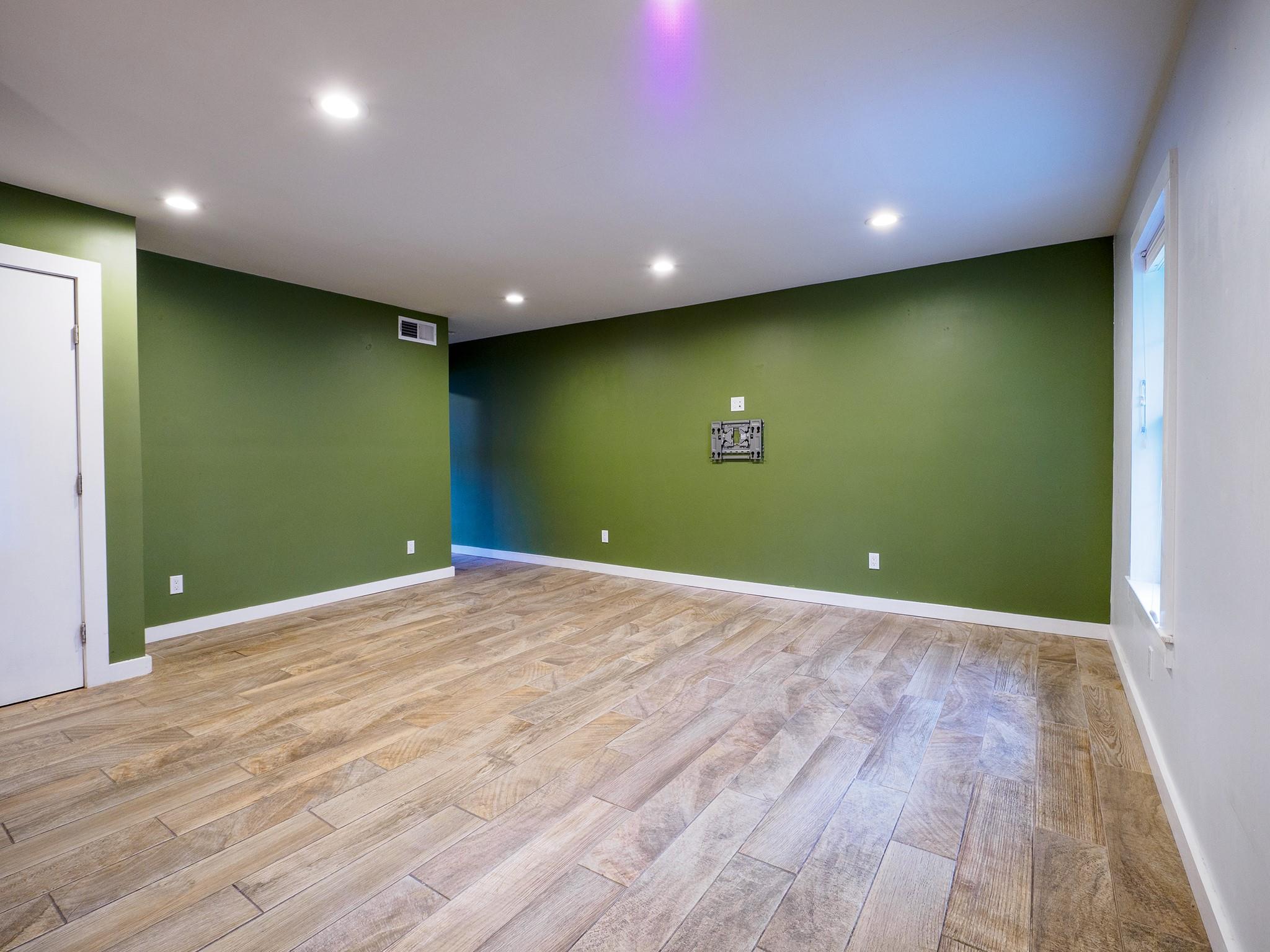 2302 East Side Dr # 28, Austin, TX 78704