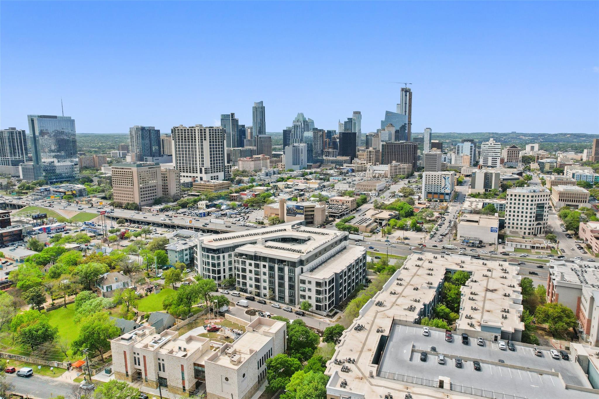 800 Embassy Dr # 523, Austin, TX 78702