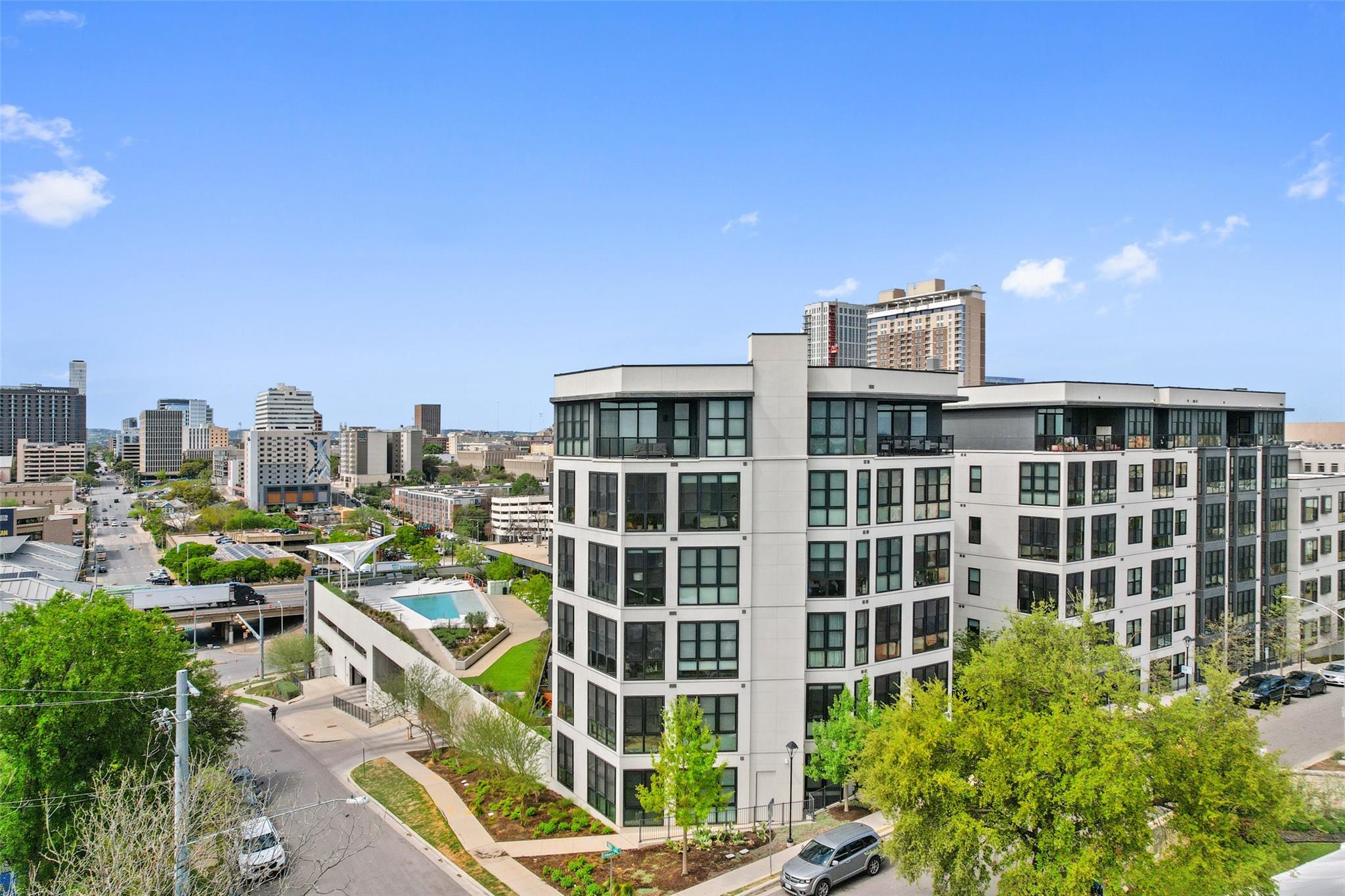 800 Embassy Dr # 523, Austin, TX 78702