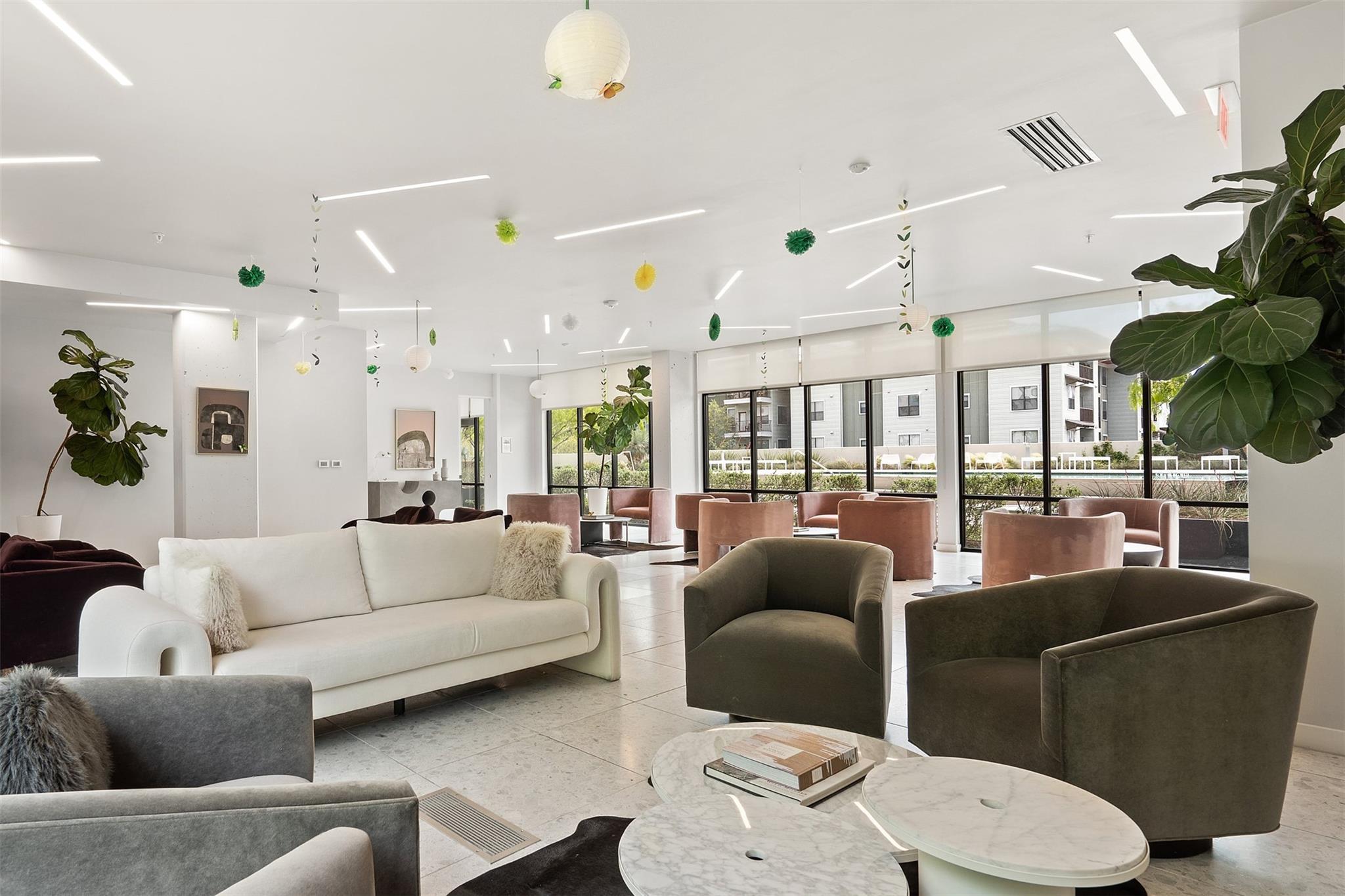 800 Embassy Dr # 523, Austin, TX 78702