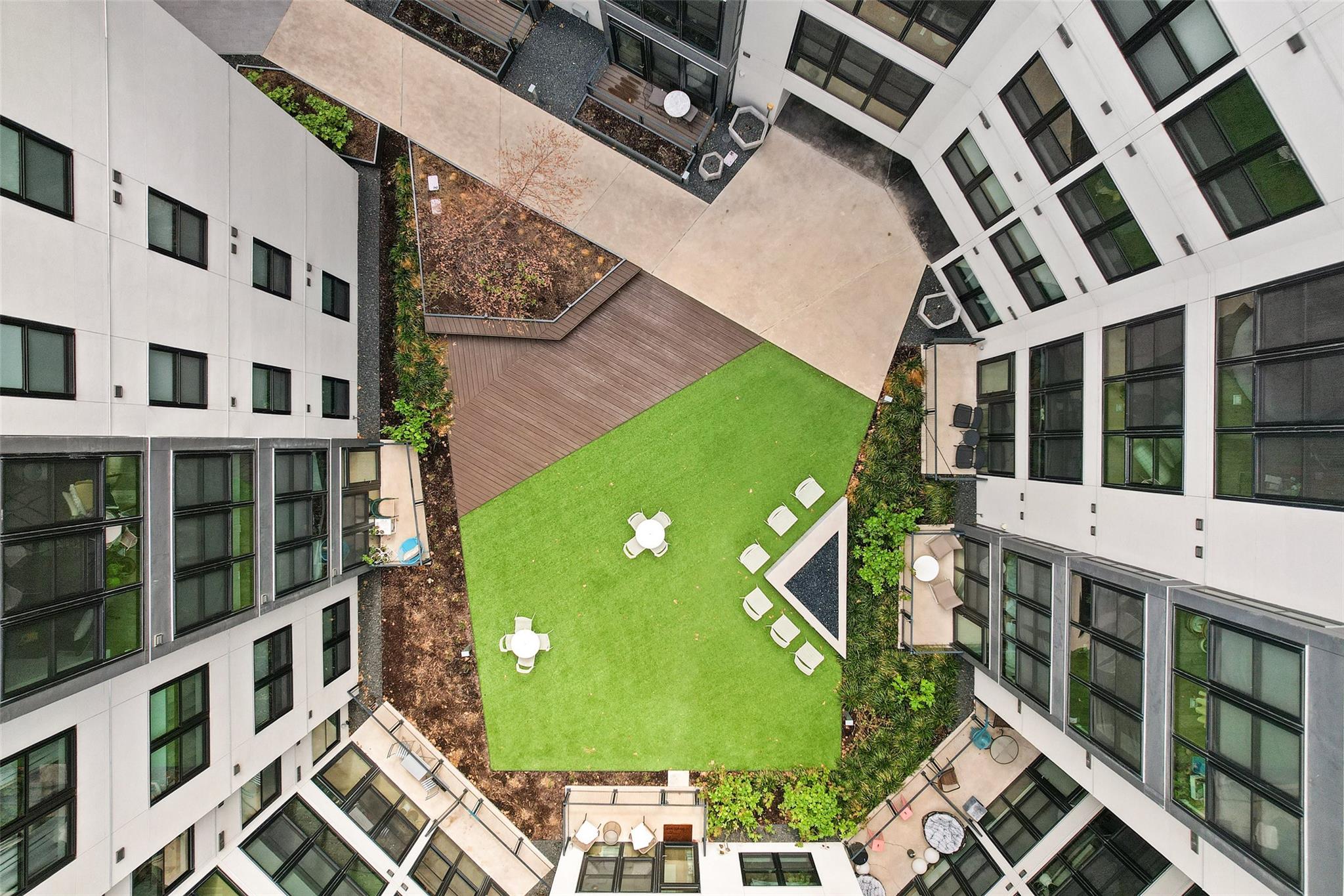 800 Embassy Dr # 523, Austin, TX 78702