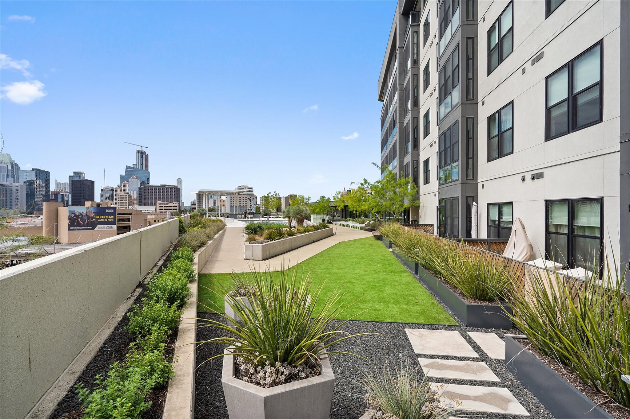 800 Embassy Dr # 523, Austin, TX 78702