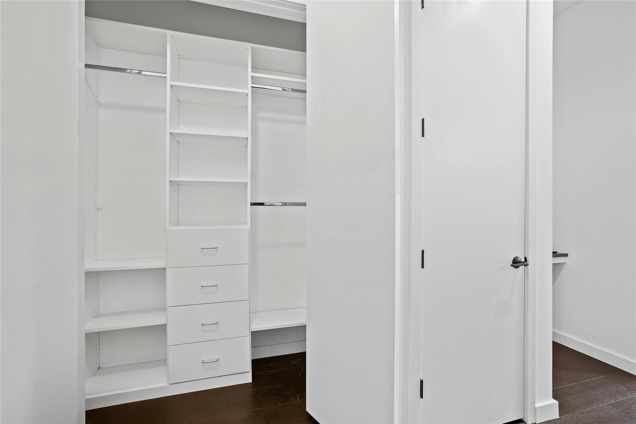 800 Embassy Dr # 523, Austin, TX 78702