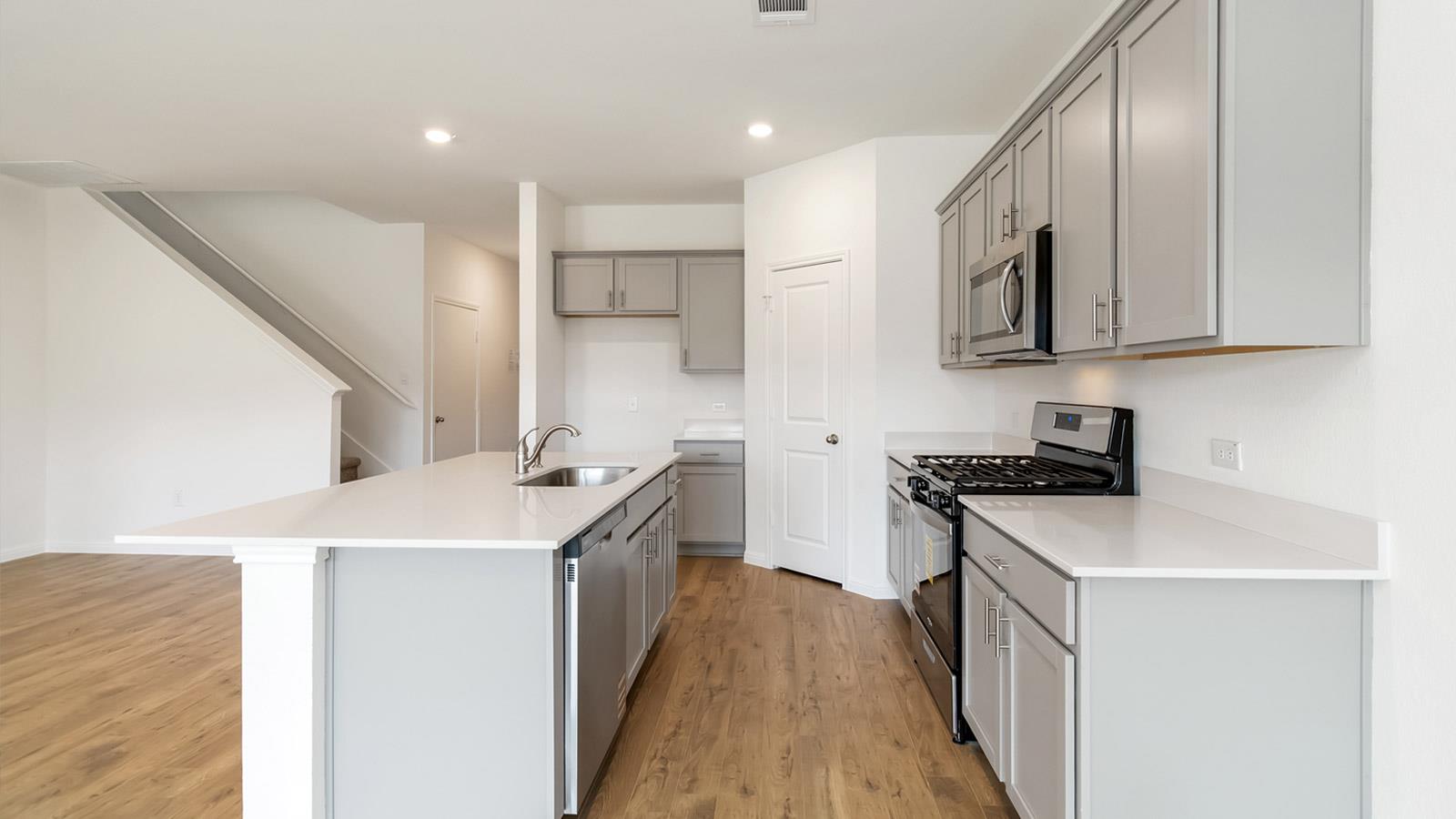 1916 Gold Dust Trl, Leander, TX 78641