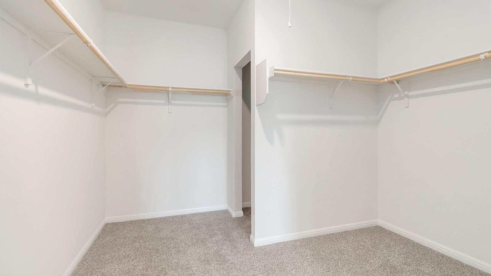 1916 Gold Dust Trl, Leander, TX 78641