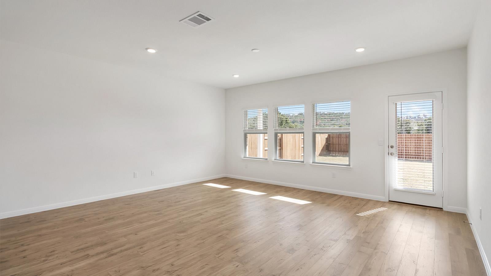 1916 Gold Dust Trl, Leander, TX 78641