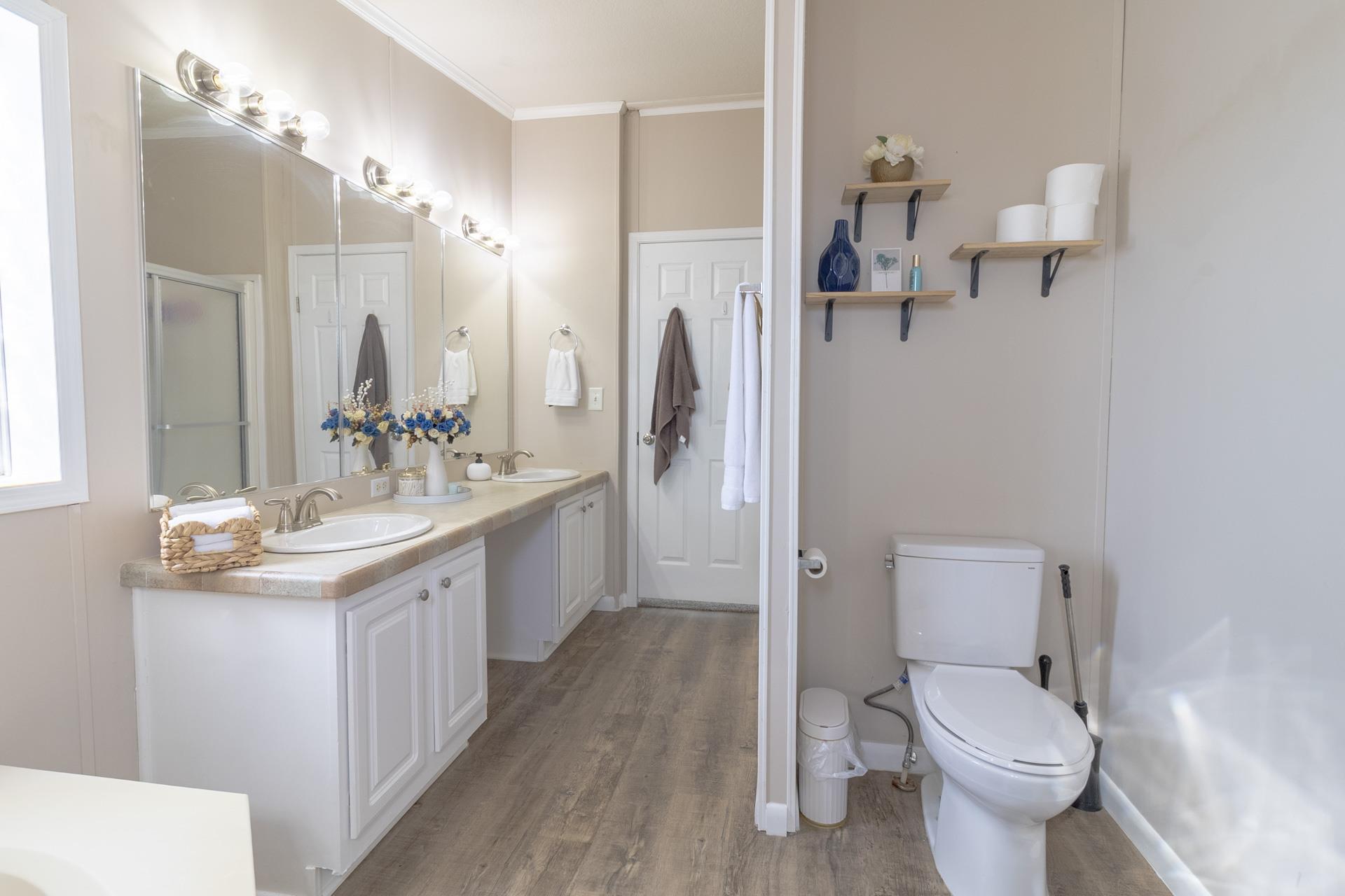 546 Texas Oak Dr, Cedar Creek, TX 78612