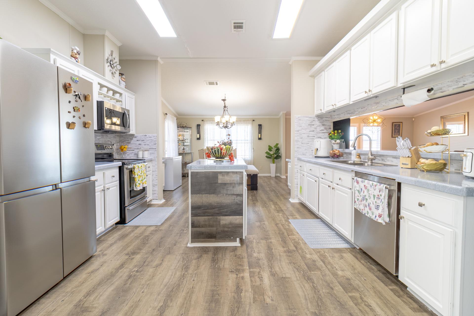 546 Texas Oak Dr, Cedar Creek, TX 78612