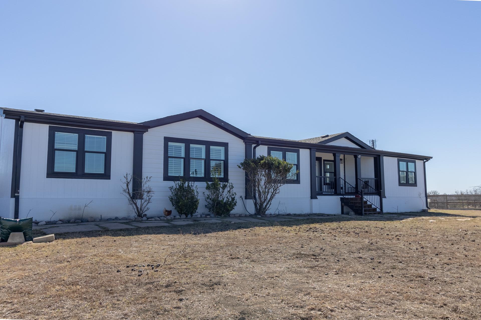 546 Texas Oak Dr, Cedar Creek, TX 78612