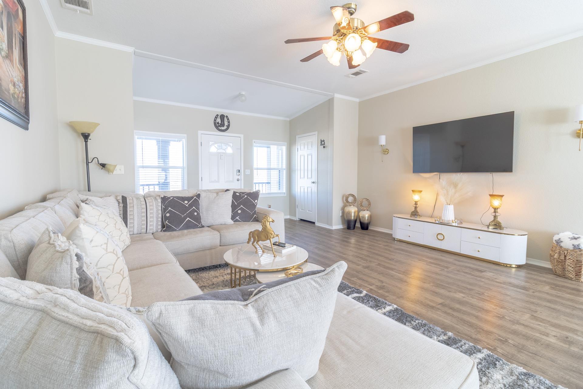 546 Texas Oak Dr, Cedar Creek, TX 78612