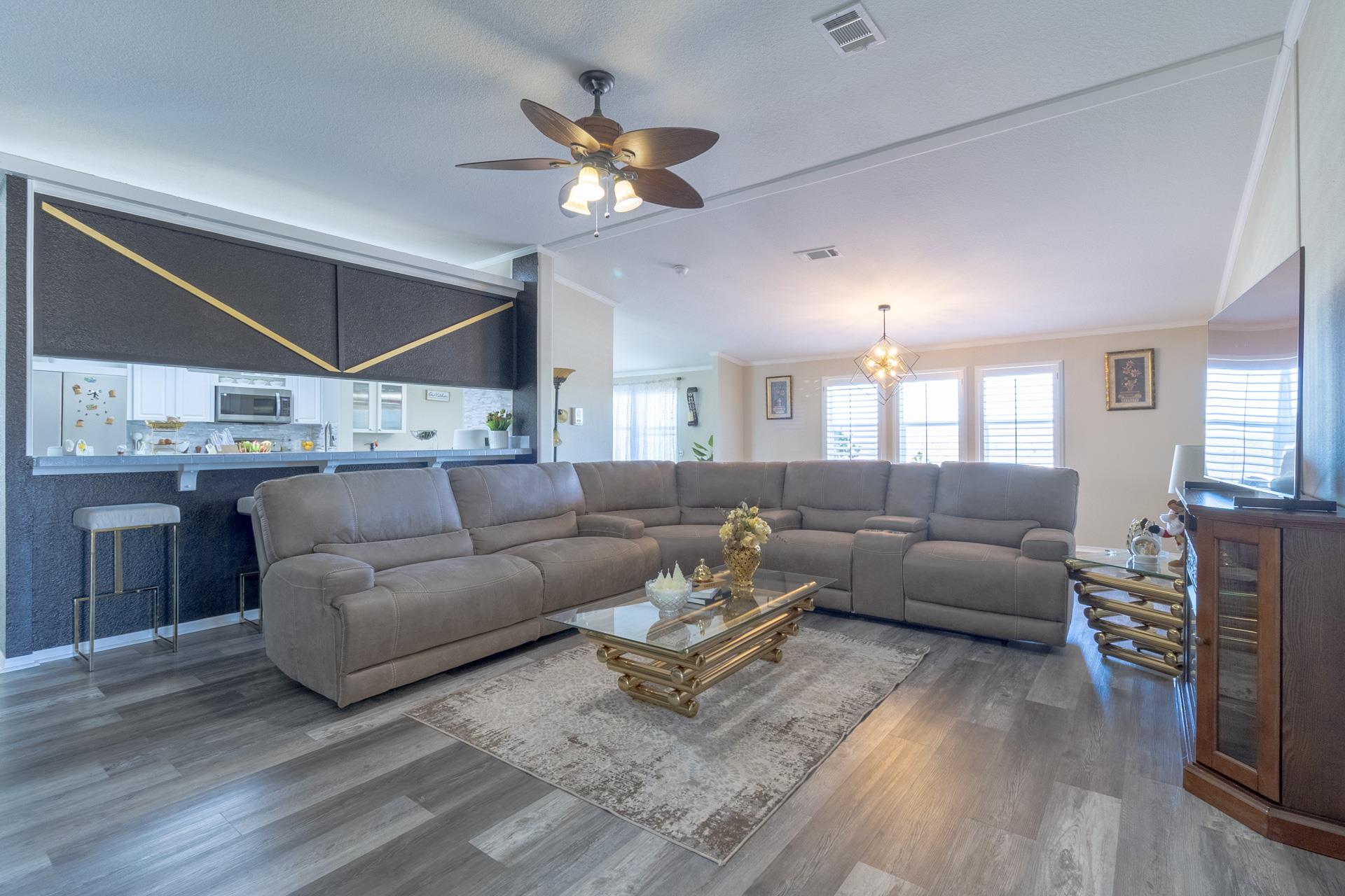 546 Texas Oak Dr, Cedar Creek, TX 78612