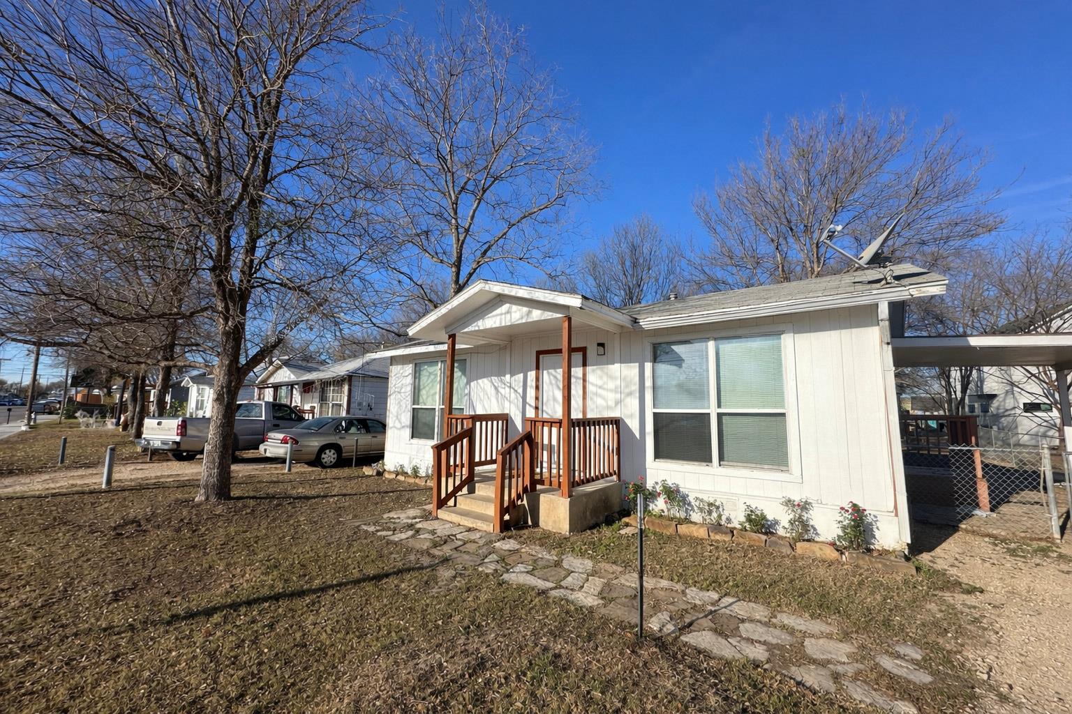 600 Springdale Rd, Austin, TX 78702