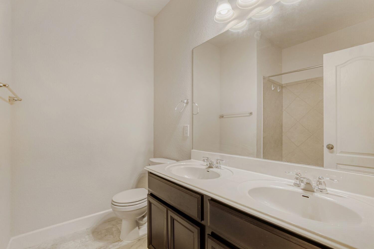 1813 Chimney Dr, Leander, TX 78641