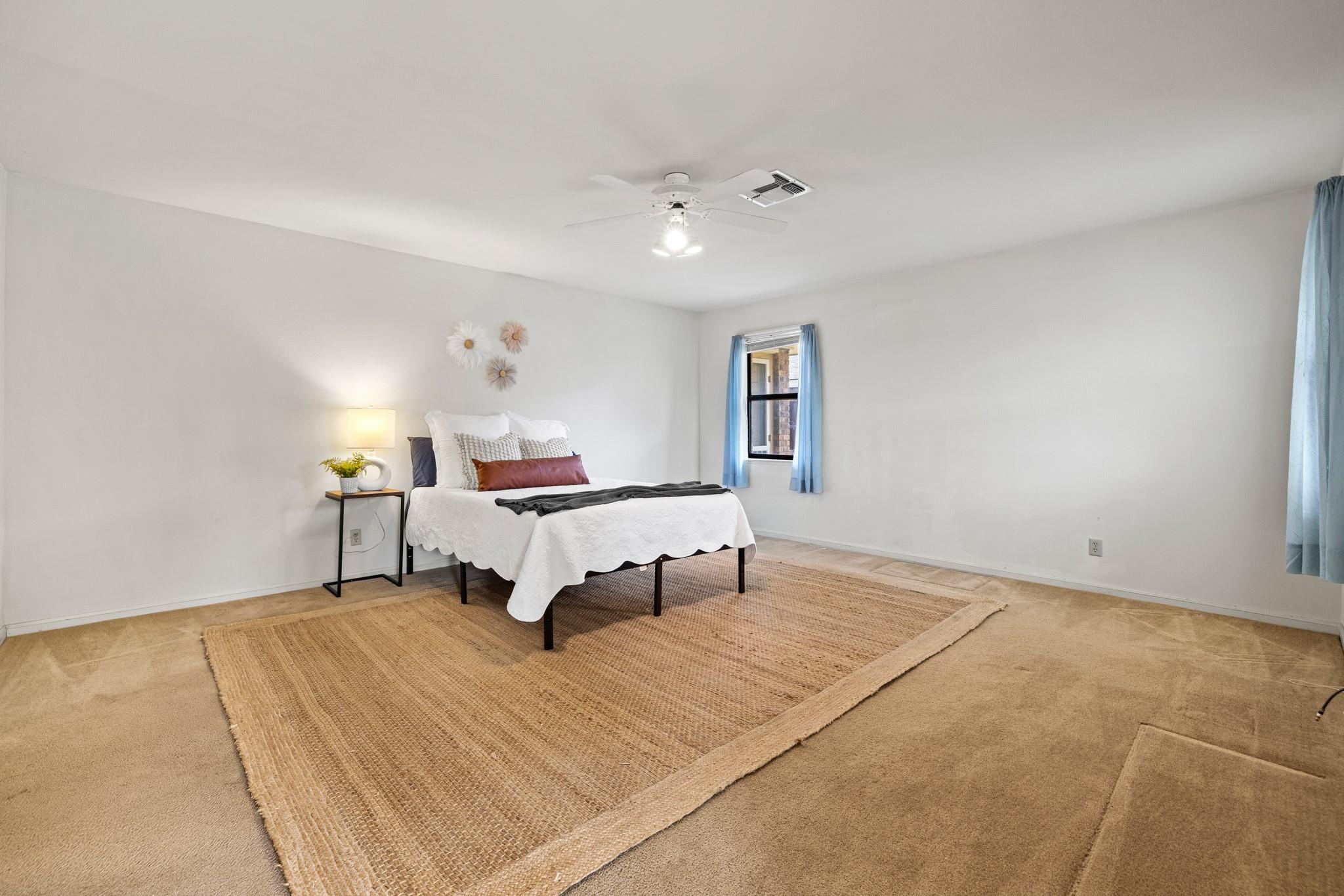 108 Tanglewood Dr, Fredericksburg, TX 78624