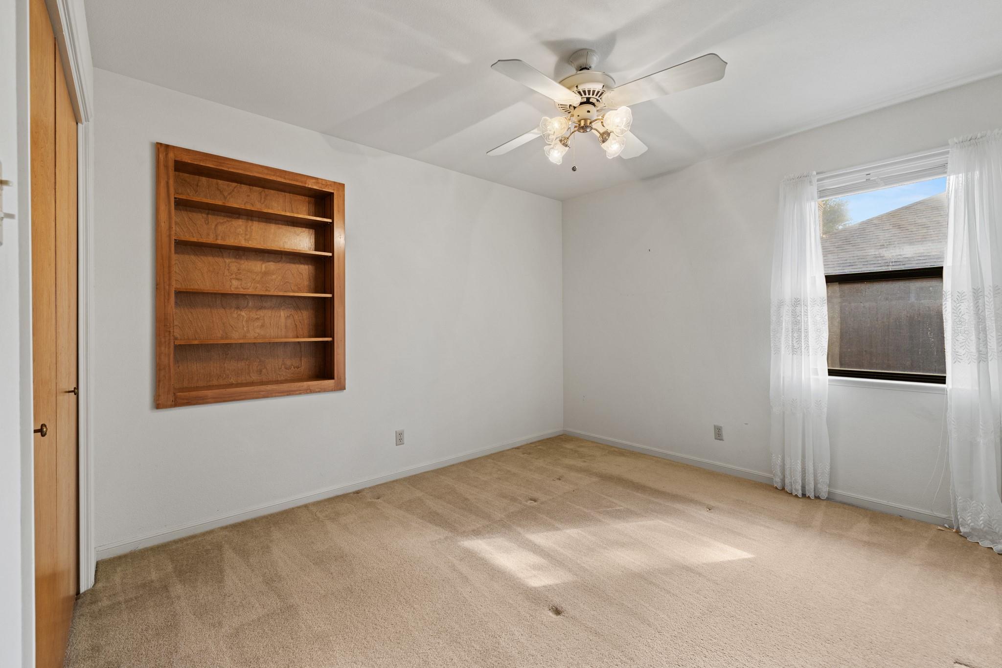 108 Tanglewood Dr, Fredericksburg, TX 78624