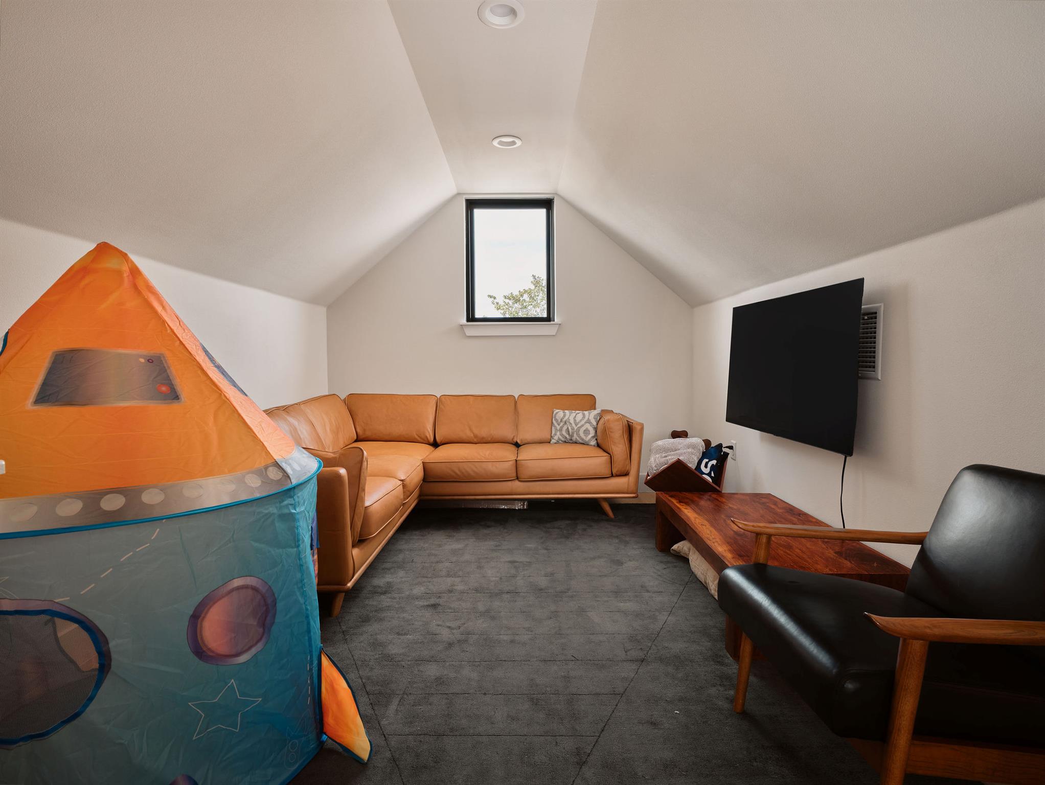 1101 1/2 Fiesta St # 1, Austin, TX 78702