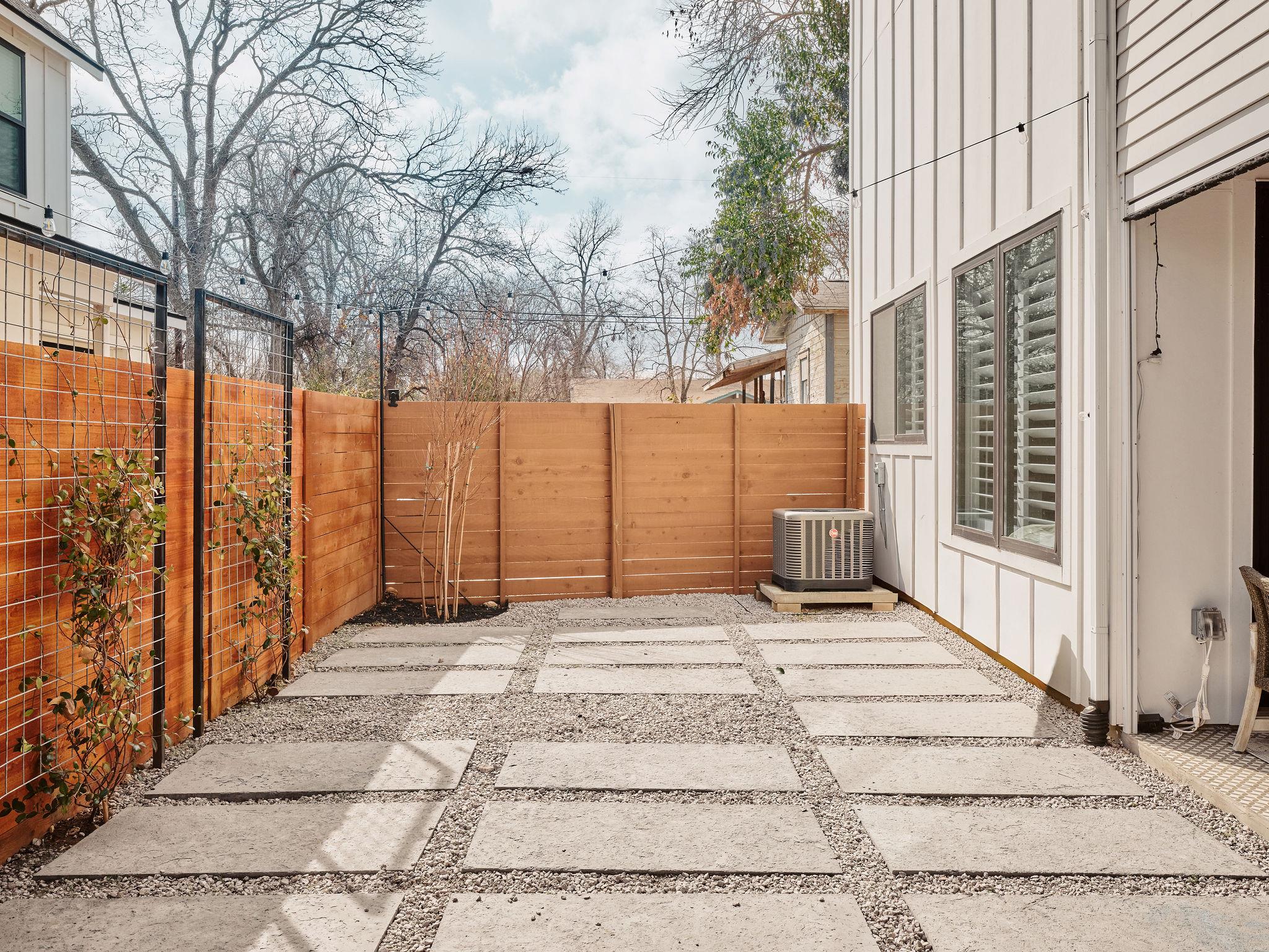 1101 1/2 Fiesta St # 1, Austin, TX 78702