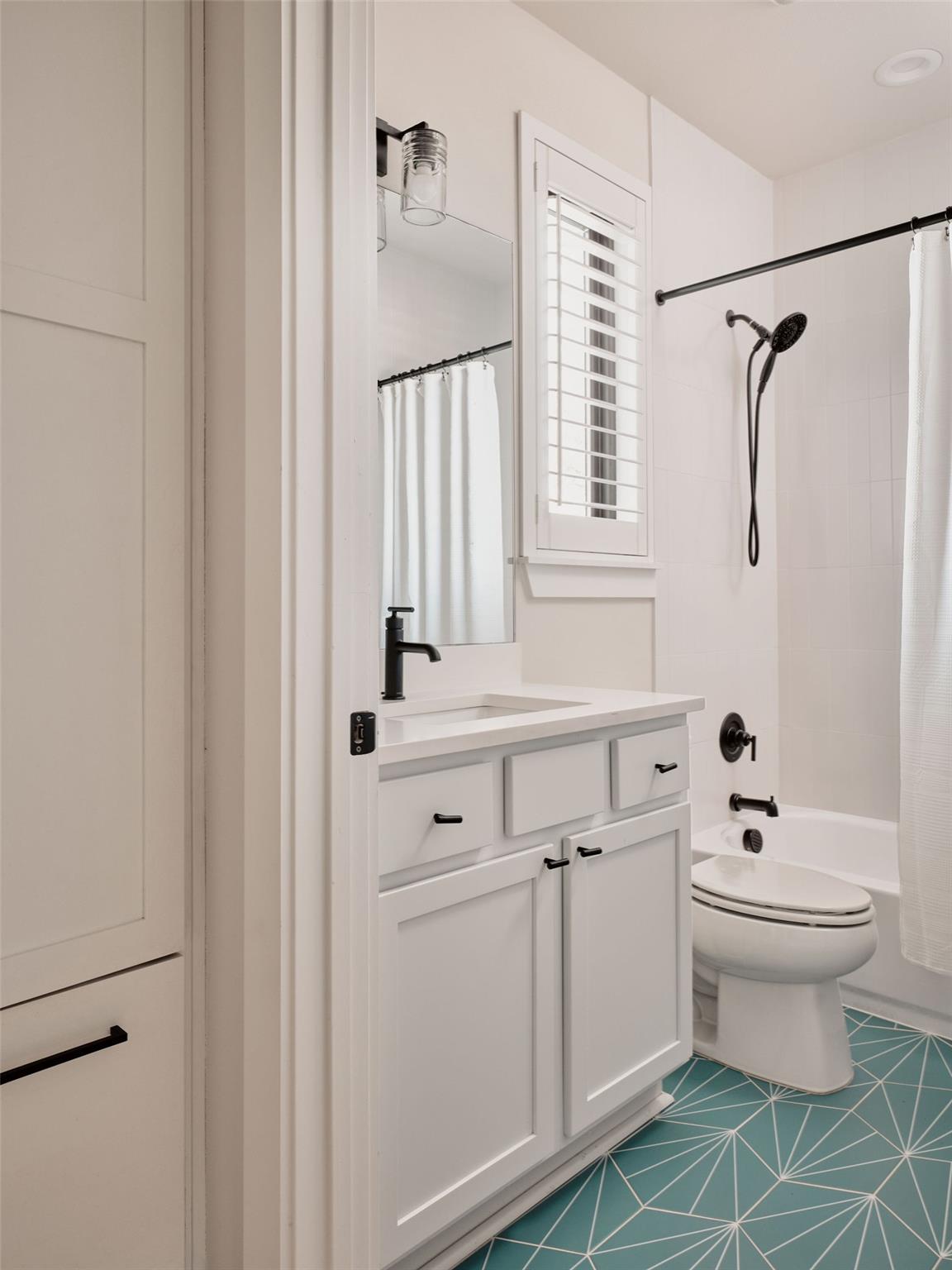 1101 1/2 Fiesta St # 1, Austin, TX 78702