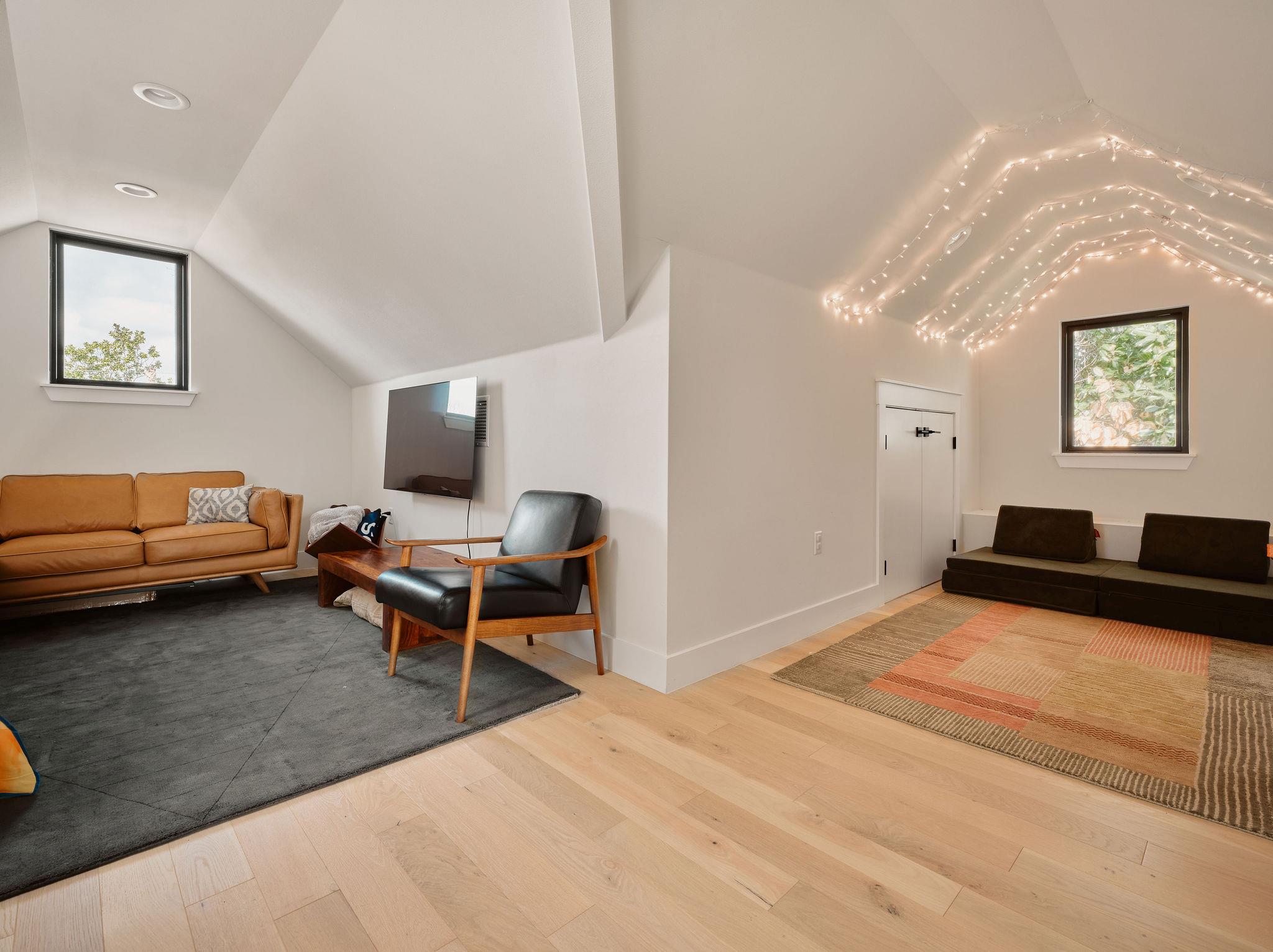 1101 1/2 Fiesta St # 1, Austin, TX 78702