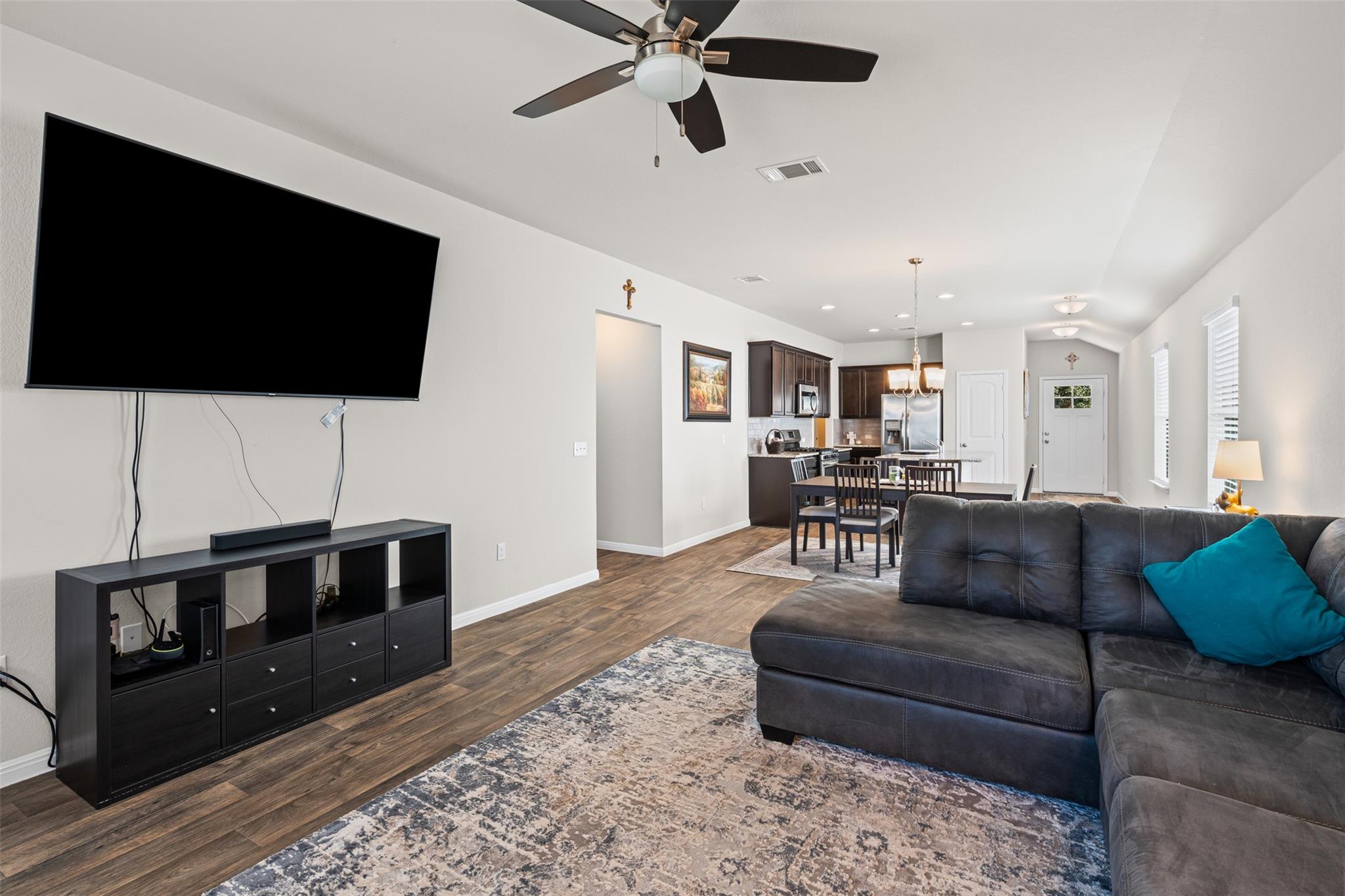 132 Dunlin Ln, Leander, TX 78641