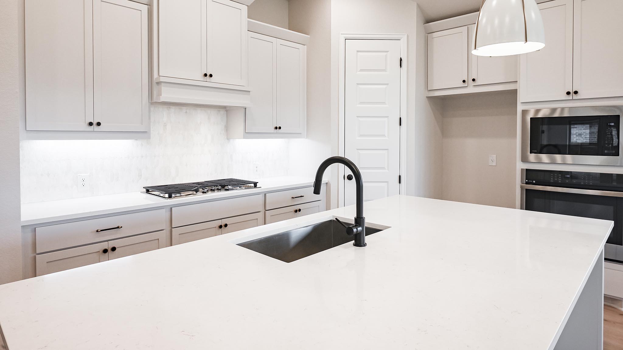 308 Foxfire Cv, Lockhart, TX 78644