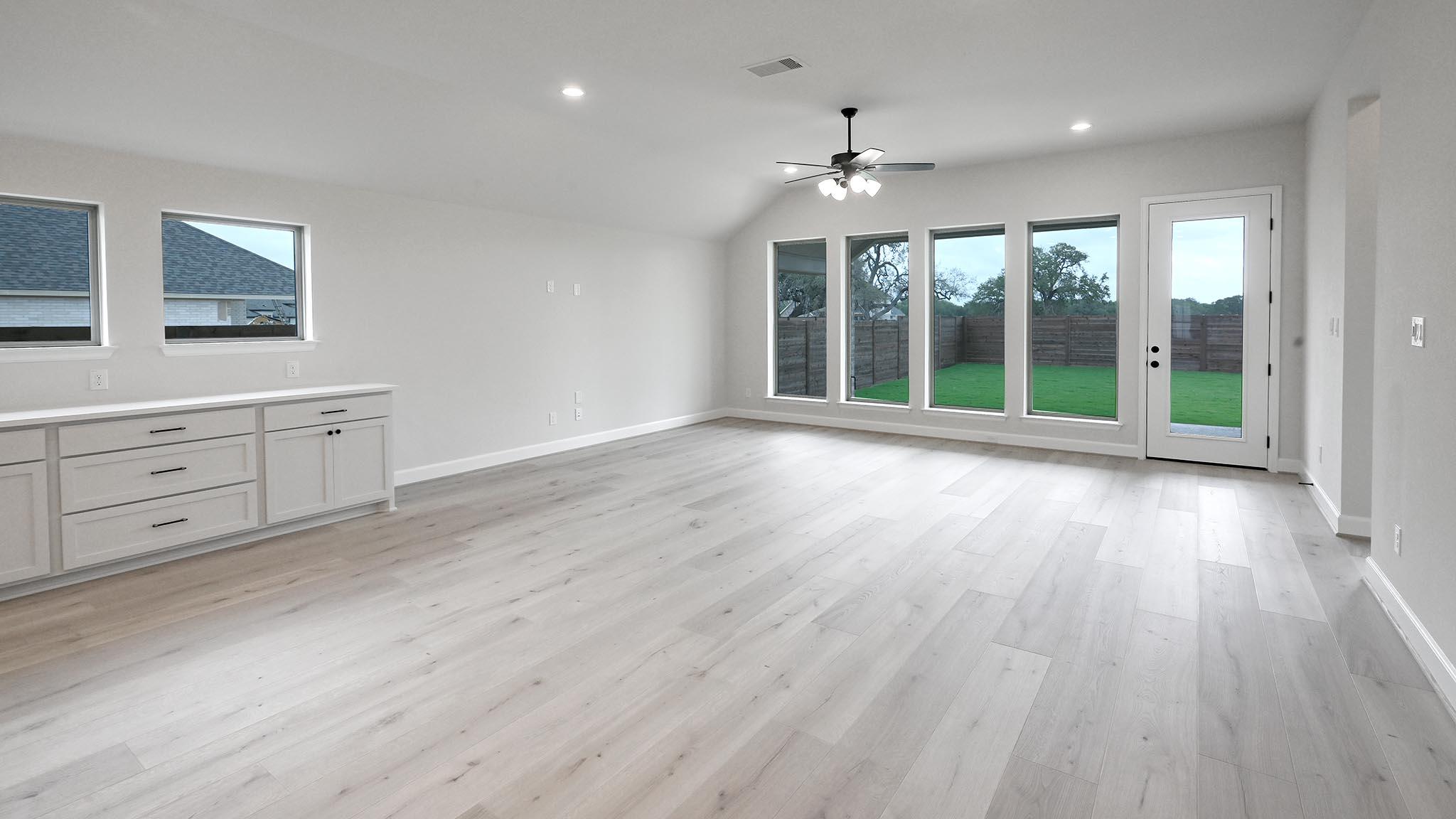 308 Foxfire Cv, Lockhart, TX 78644