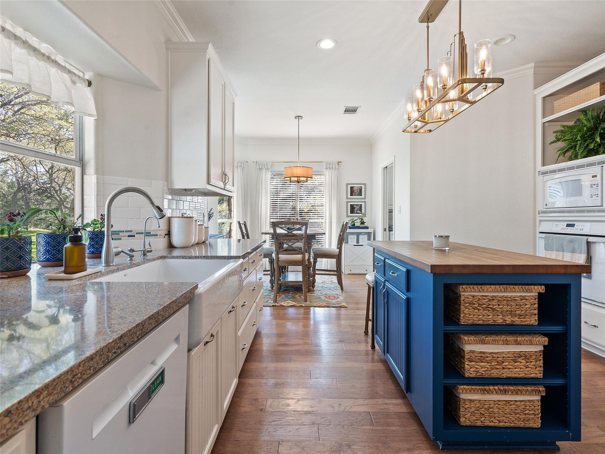 12303 Triple Creek Cir, Dripping Springs, TX 78620