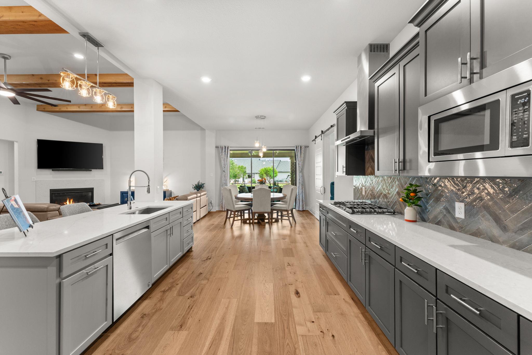 705 Spicewood Trails Dr, Spicewood, TX 78669