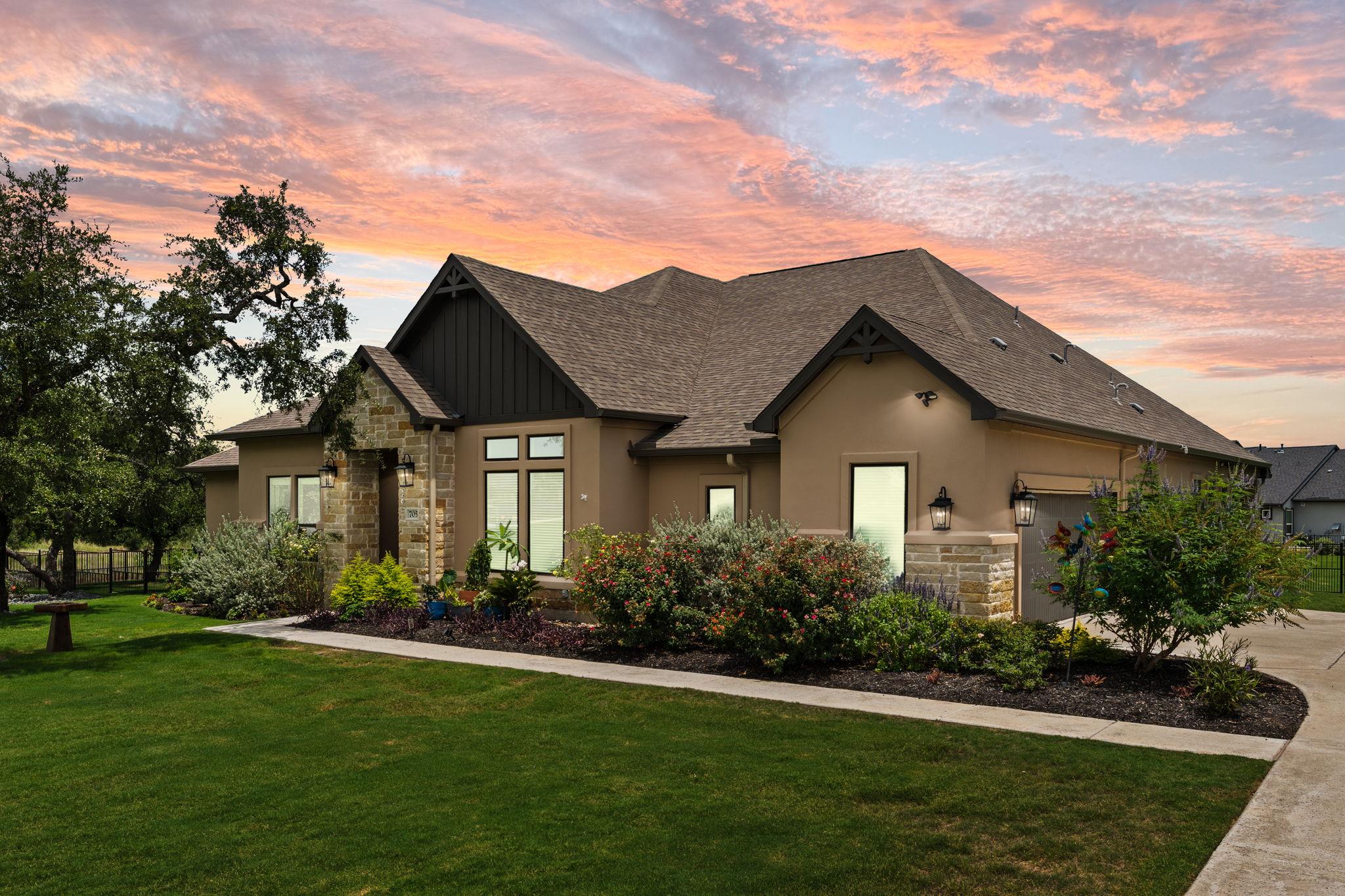 705 Spicewood Trails Dr, Spicewood, TX 78669