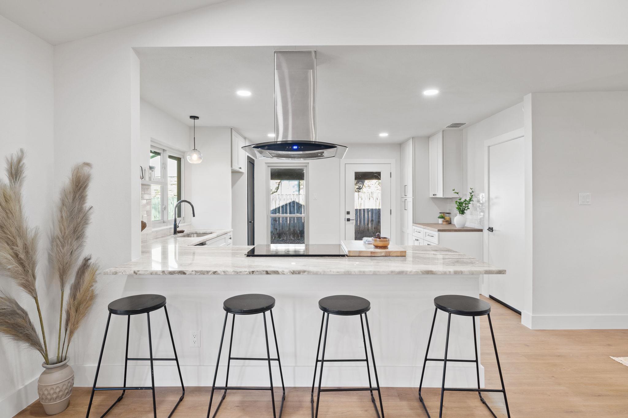 9420 Shady Oaks Dr, Austin, TX 78729