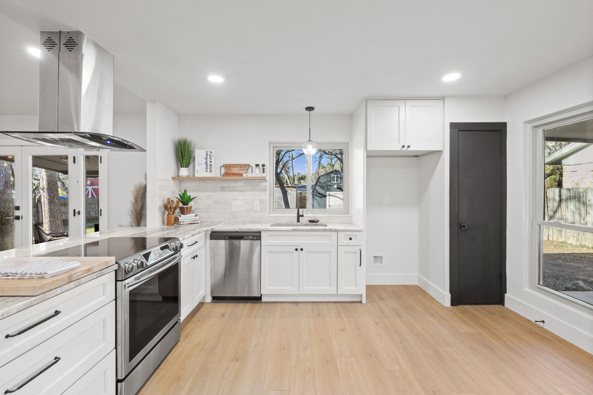 9420 Shady Oaks Dr, Austin, TX 78729