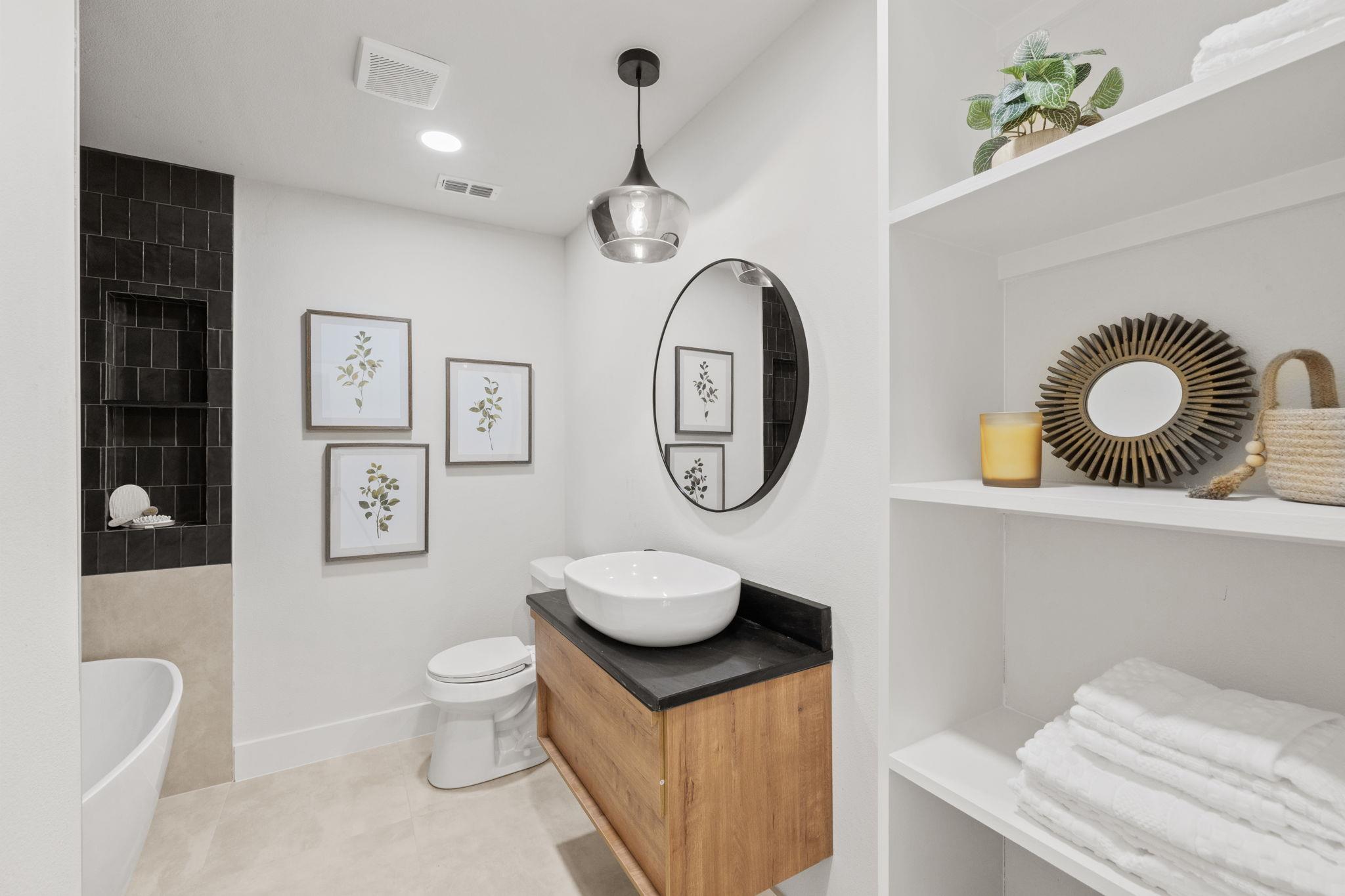 9420 Shady Oaks Dr, Austin, TX 78729