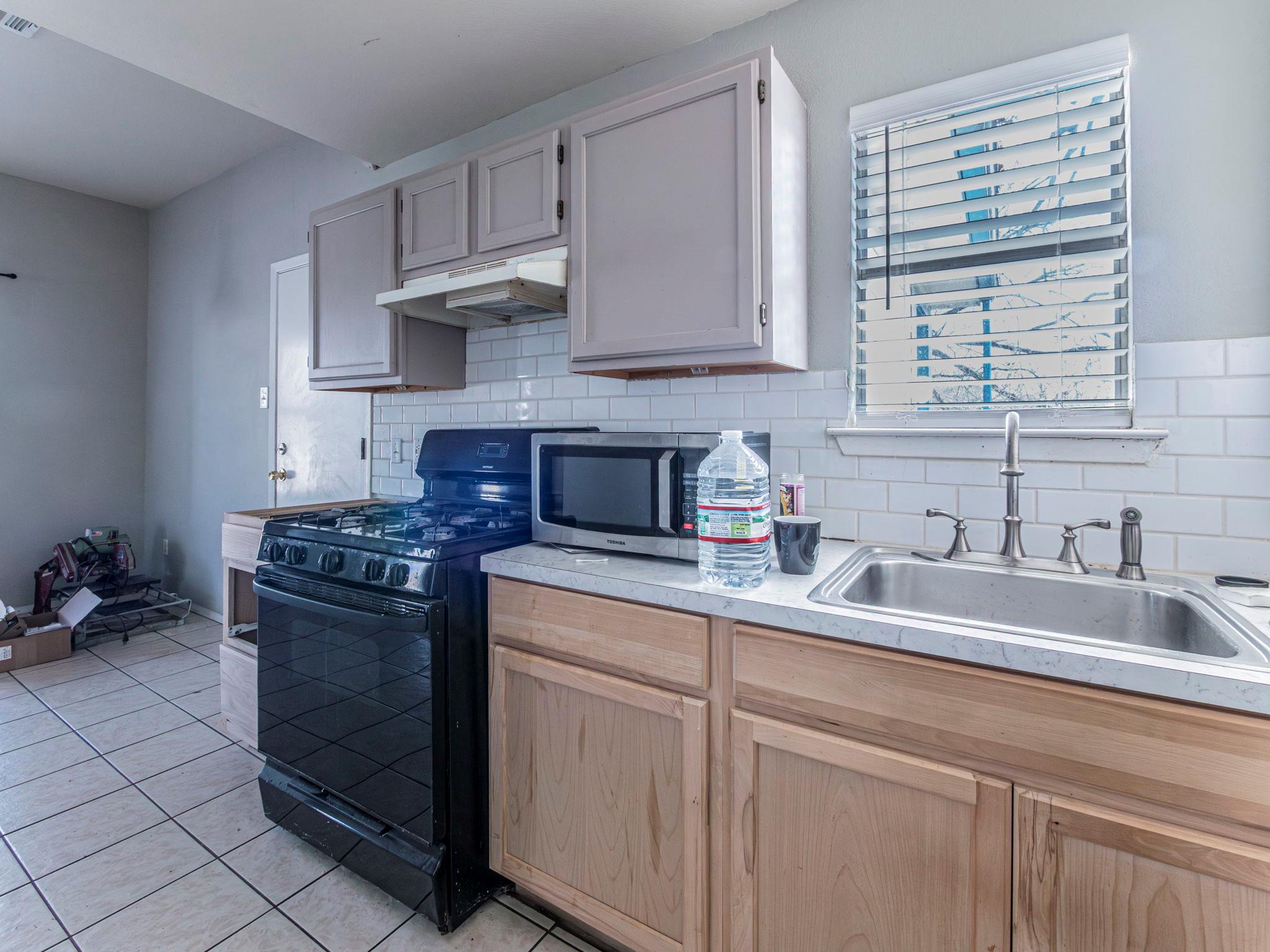 909 W Rundberg Ln, Austin, TX 78758