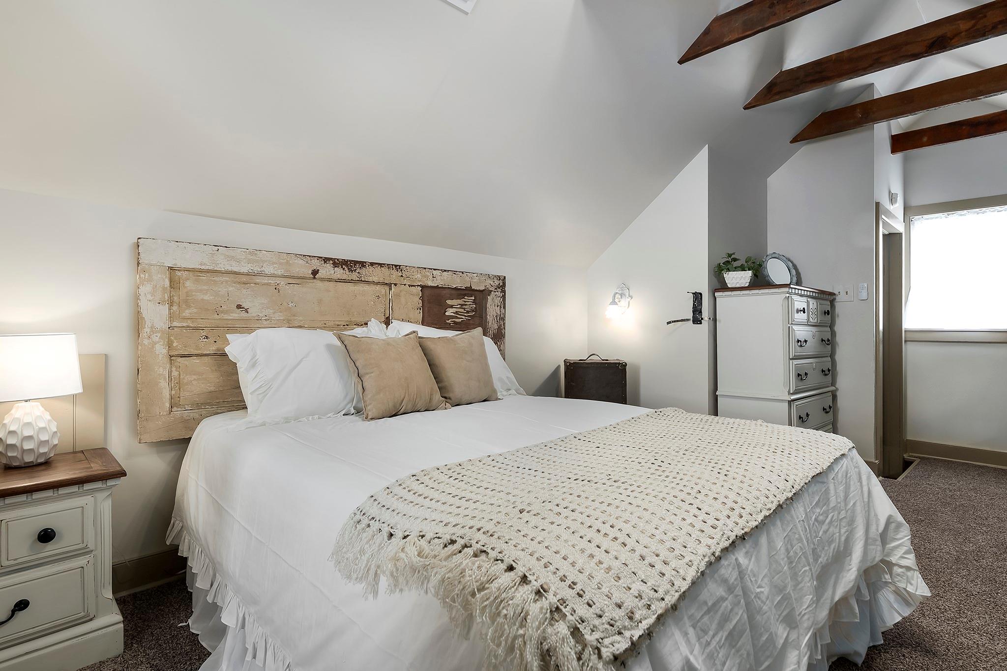 104 Austin St # B, Fredericksburg, TX 78624