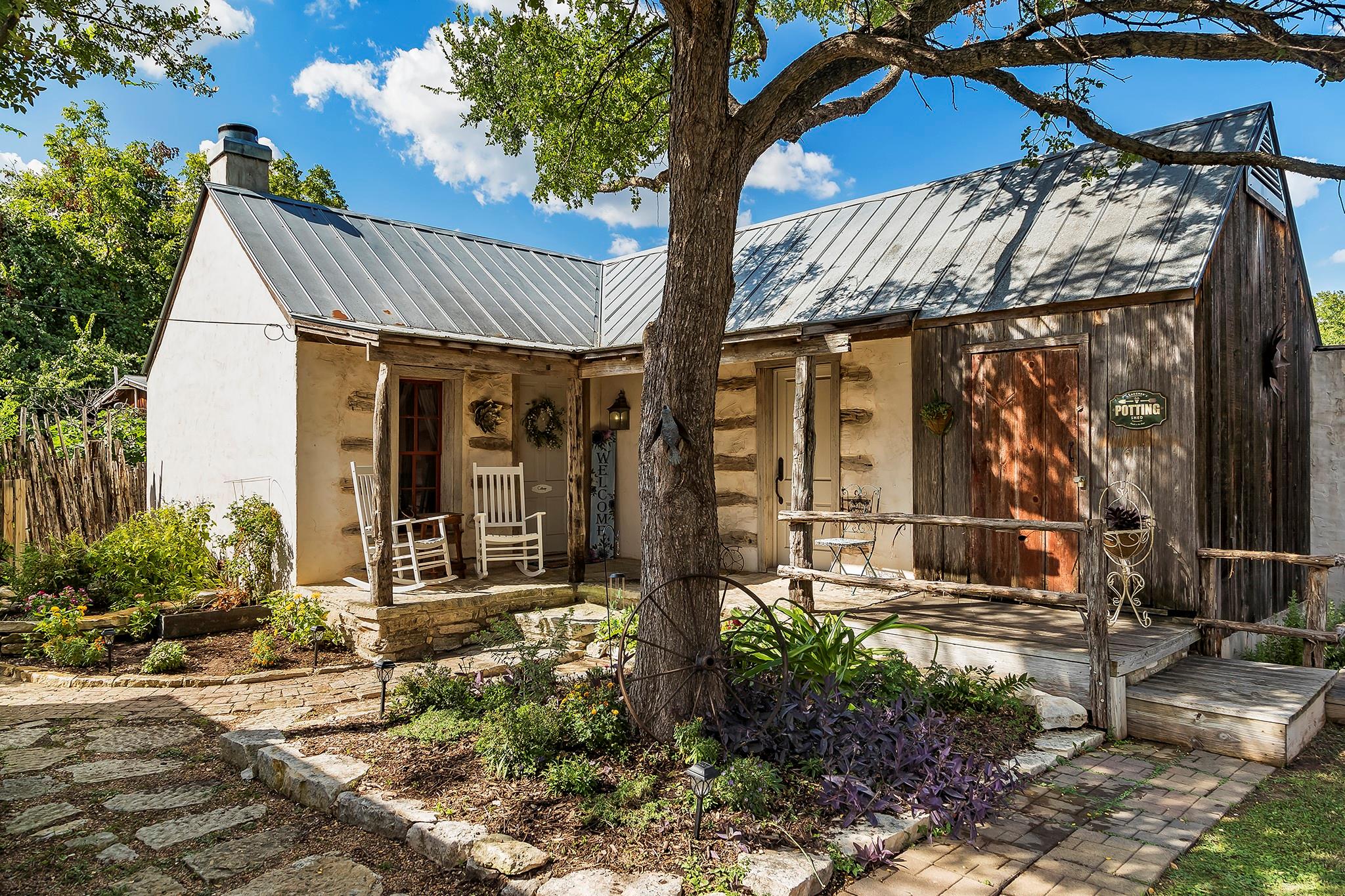 104 Austin St # B, Fredericksburg, TX 78624