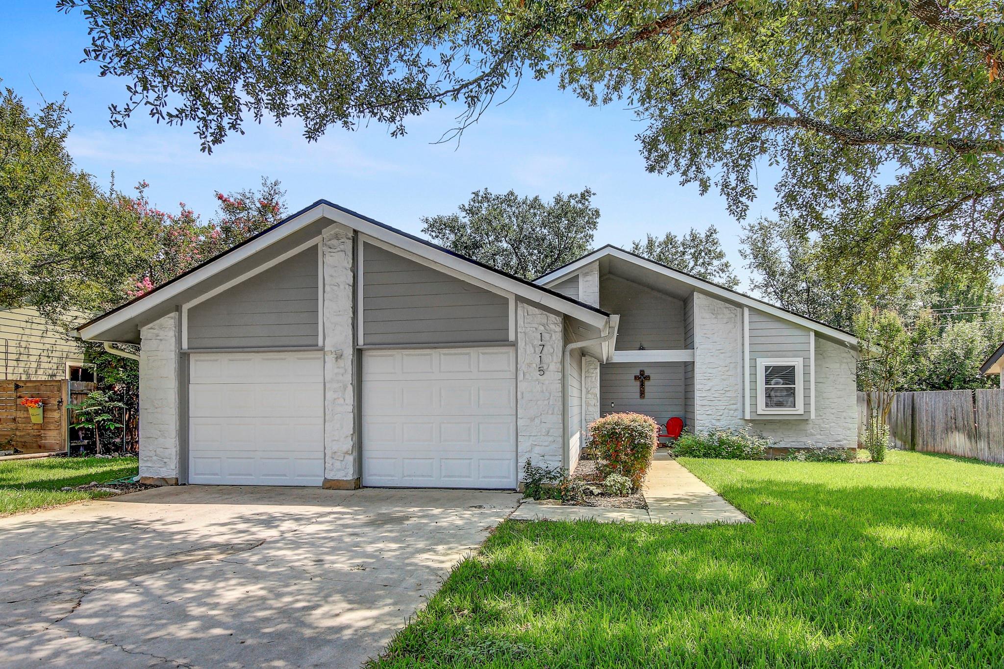 1715 Foxfire Dr, Round Rock, TX 78681