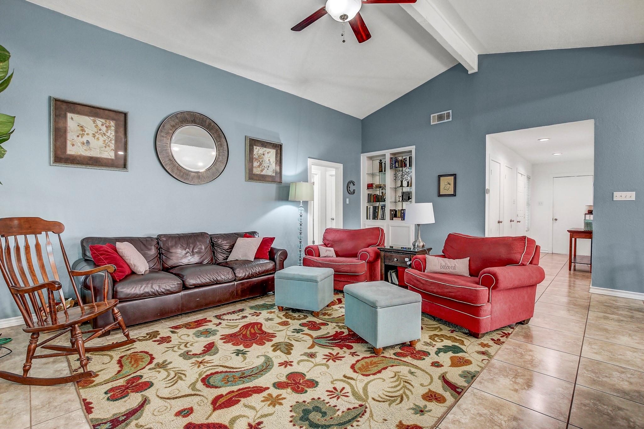 1715 Foxfire Dr, Round Rock, TX 78681